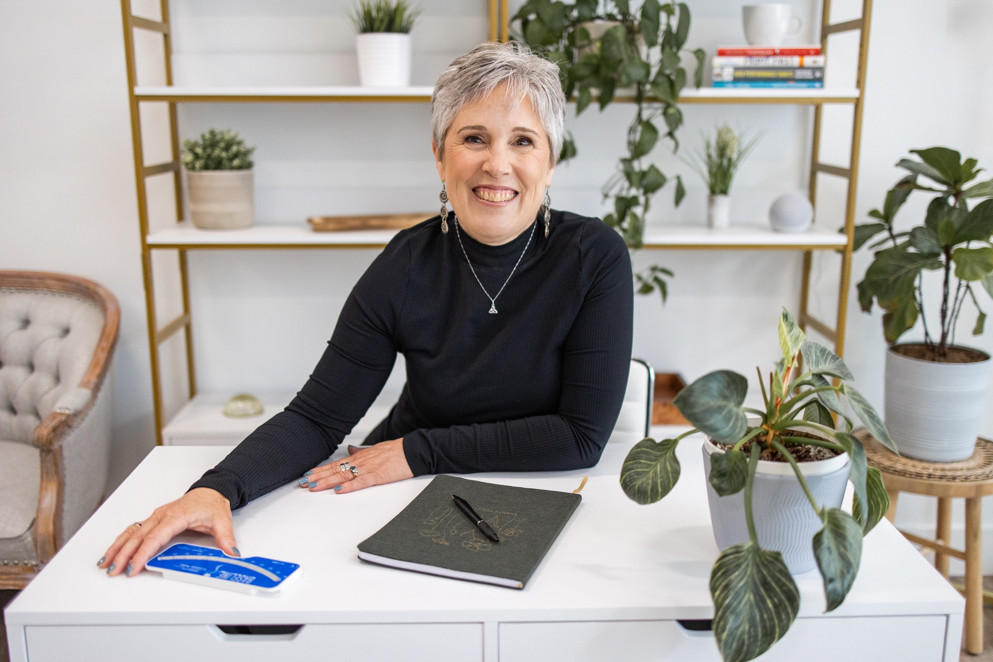 Kate's personality shines just as much as her expertise in ⨠These headshots/branding photos capture what her patients love most.. her warmth, confidence, and genuine care. When youāre comfortable being yourself, it shows⦠and thatās what builds trust.
Hiring the right photographer to make you comfortable and capture your personality is a must. Captured can help you do that.