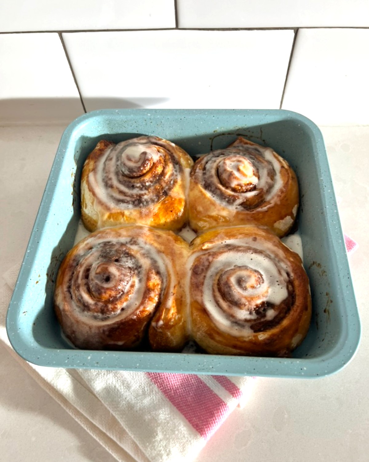 Winter mornings managed 🌀
Stock up on Rosen’s at @wholefoodscanada Feb 1–25 | 15% off
#canadianowned #shoplocal #eatwell #cinnamonrolls #cinnamon #icing #freshbaked #naturalfood #cinnamonbuns #sweettooth #naturalfood #decadent