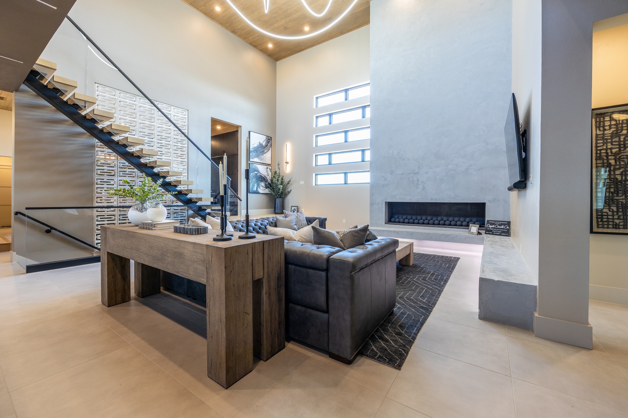 Right at the heart of this home, this living room feels clean, natural, and effortlessly timeless.
Builder: @sharkeycustomhomes
Photo: @ashleyadamsmedia
Subdivision: @sedonalubbock
#pddtexas #lubbockparadehome #lubbockparadeofhomes #livingroomdesign #ashleyadamsmedia