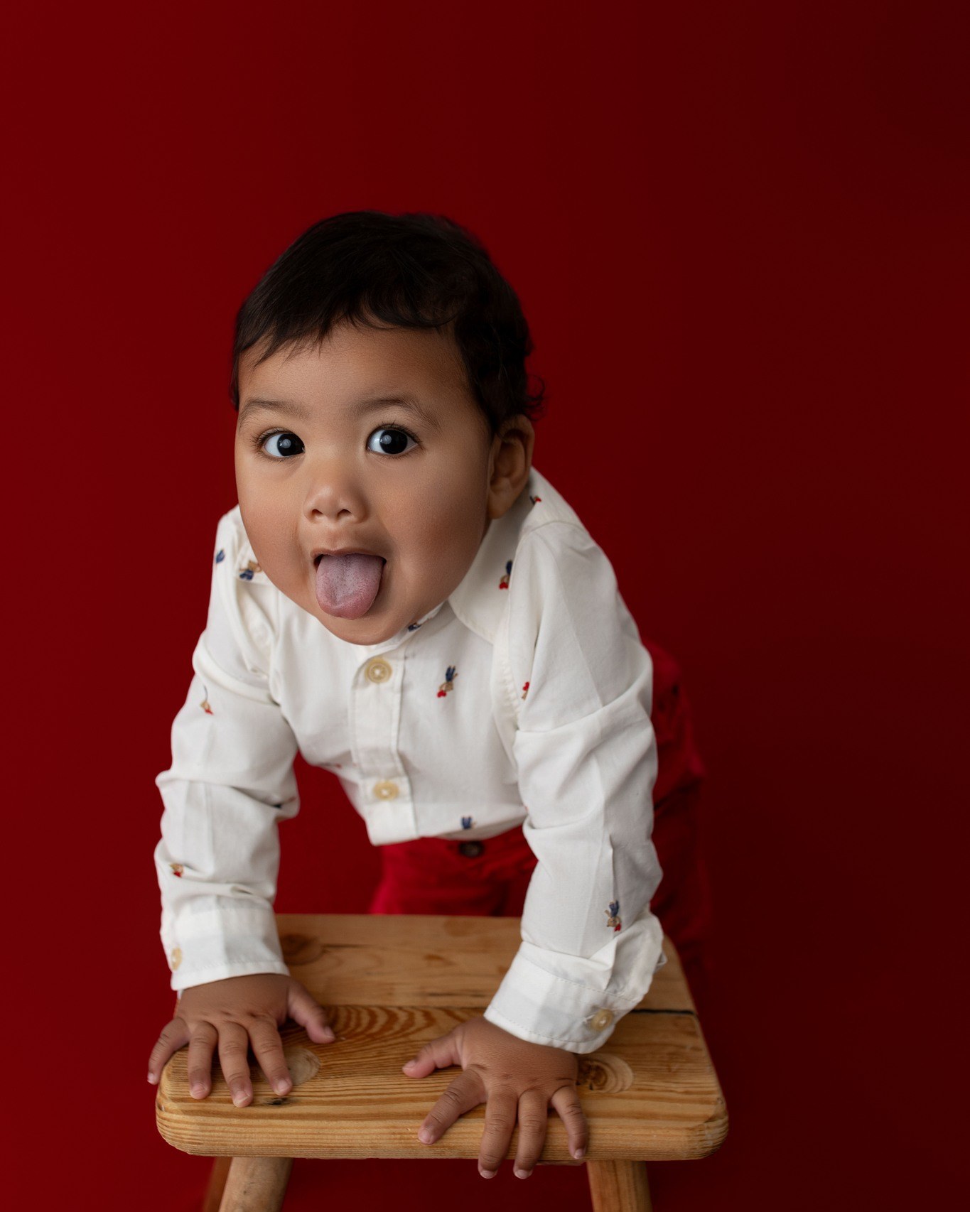 One more from this silly hams 9 month milestone!
I love when families choose a silly face!
.
Starting at 3 months, you can come in for a milestone!
the most popular times are:
3 months : Tummy Time
6 months : Sitting
9 months : Propping
12 months: Standing /Walking
.
.
I also have a package that saves you money on a FULL YEAR of milestones!
Once a month, to document babes full first year!
.
.
Janellemcdonnellphotography.com