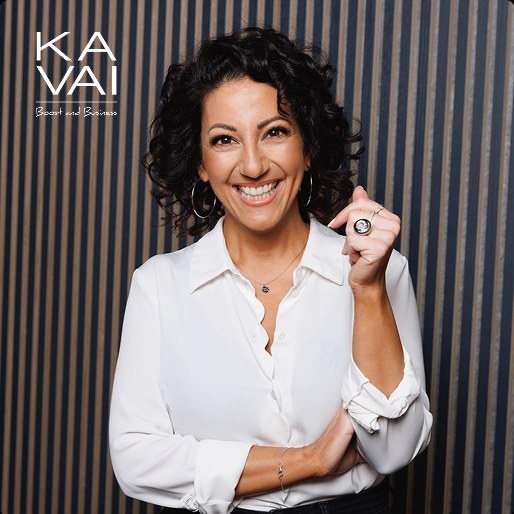 Sista chansen: så tar du plats med integritet, mod och strategi✅
Hur tar man plats i offentligheten utan att kompromissa med sin röst eller sina värderingar? I en tid där synlighet ofta är lika med inflytande möter många kvinnor fortfarande hinder för att höras och leda.
Den 26 februari delar kommunikationsrådgivaren Tanja Tabrizian med sig av sina erfarenheter från arbete i komplexa miljöer inom politik, kultur, näringsliv och offentlig sektor. Föreläsningen ger praktiska råd, verkliga exempel och inspiration till hur man kan bygga ett personligt varumärke och ta kontroll över sin synlighet – på egna villkor🌸
En eftermiddag för dig som vill stå stadigt, ta mer plats och göra det med autenticitet och självförtroende ⭐
Läs mer och anmäl dig senast den 24 februari ➡️ https://www.kavai.se/event-details/syns-du-inte-finns-du-inte-om-att-vaga-ta-plats-bygga-fortroende-och-aga-sin-berattelse