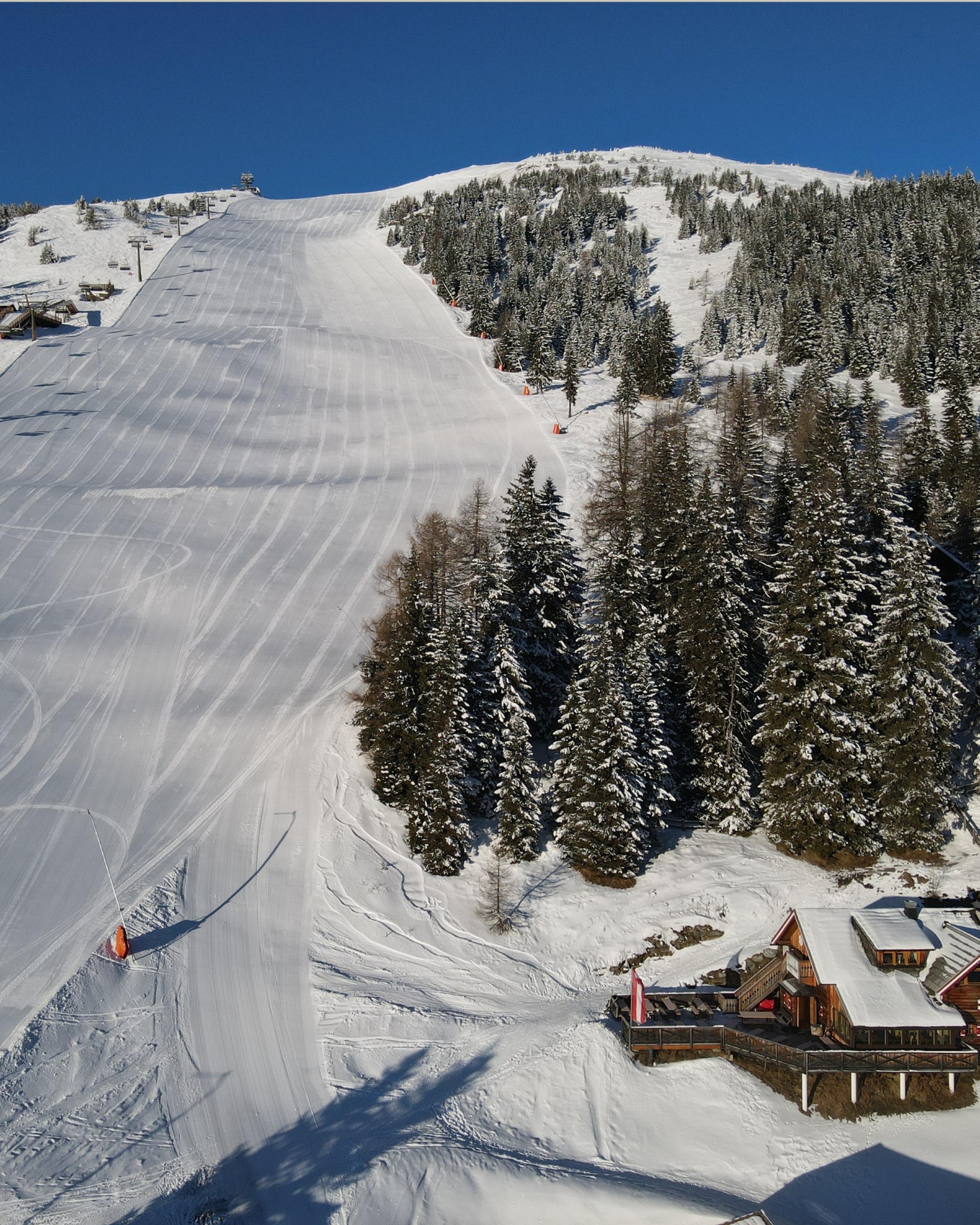 Von den besten Pisten direkt auf die Sonnenterrasse 🏔Nur einen Schwung entfernt 😊 wir wünschen einen schönen Valentinstag ❤️
#schneeflockerlkatschberg #katschberg #bestepisten #salzburgerlungau #mehrskiamkatschi