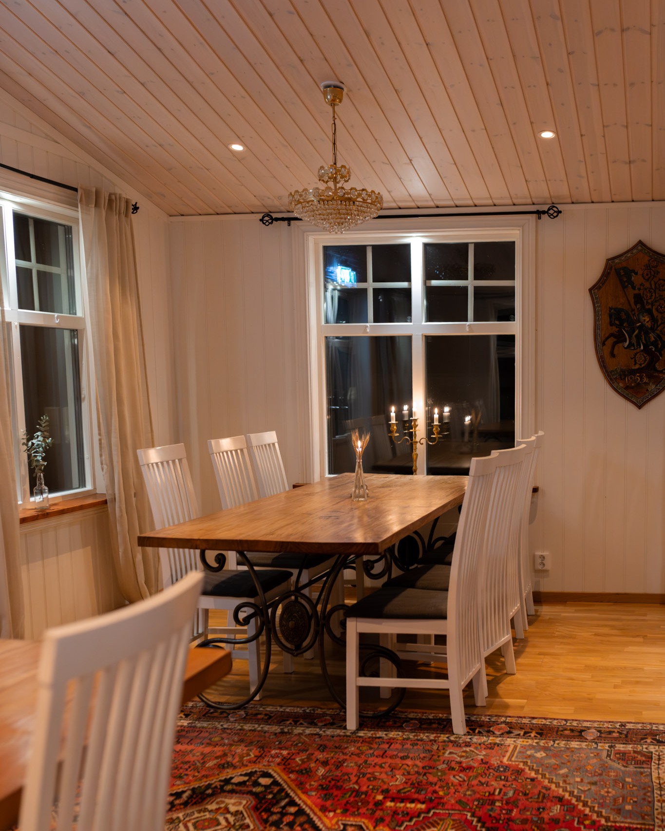 Att byta miljö gör ofta skillnad. 🙌
Ta en paus från kontoret, samla teamet och låt mötet få ta den tid det behöver.
Boka ditt nästa möte på www.hensbackahotell.se 👈