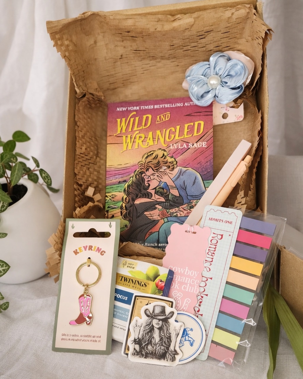 📚✨ Our Standard Book Box ✨📚
Our standard size book box is packed full of goodies designed to match your bookish vibe!
Every box is a little different because our merch is always changing — which means every delivery comes with a fun surprise waiting inside 💕
Each box includes:
📖 Annotation kit
💕 Self-care items such as scruchies, eye mask etc.
🔖 Acrylic and standard bookmarks
☕️a yummy treat
🎁 Small surprise gifts that could be earrings, key rings, book holders, socks and more!
Half the fun is never quite knowing what treasures you’ll unwrap… but we promise they’re always chosen to perfectly match your reading experience ✨
#runesandromance #keepitsimple #getyourcartready #comingsoon #smallbusinessinperth #supportlocalbusiness #smallbusinessbigdreams #australiasmallbusiness #smallbusinessonline #wrappedwithlove #morethanabook #bookgifts #cozyreads #readingvibes #booksmakemehappy #bookishlove #booklovers #bookstgram #bookadict #TBRProblems #tbrpile