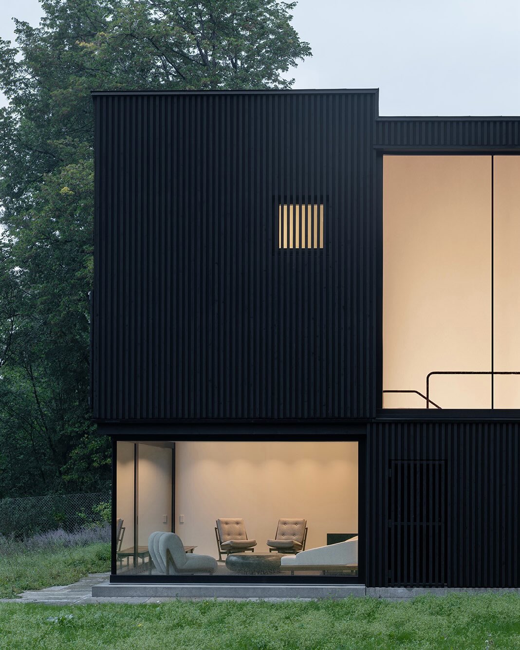 Inspiration- Architecture
Architecture by @appels_architekten
📸 Photos by @florian_holzherr.
.
.
.
.
.
Les inspirations qui nous émerveillent:
#johnpawson #miesvanderrohe #richardneutra #peterzumthor #marcelbreuer
#airesmateus #linabobardi #lecorbusier #louiskahn #alvarosiza
#minimalarchitecture #modernarchitecture #modernism #modernistarchitecture
#brutalism #contemporaryarchitecture #minimalistdesign
#architecturalphotography #designinspiration
#architecture #instaarchitecture #archilovers
#architecturefrance #architectureparis