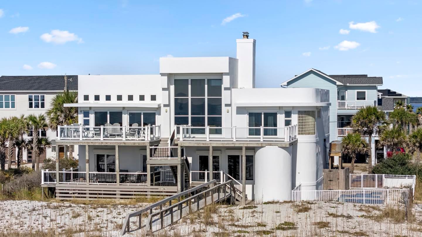 In today’s market, your listing gets one chance to stop the scroll.
Professional real estate photography helps make that happen.
✨ What great photos deliver:
✔️ More clicks online
✔️ More showings in person
✔️ Stronger interest and better offers
If you want your next listing to stand out from day one, let’s get it photo-ready.
📅 Now booking February listings
📍 Serving the Emerald Coast
www.sunsetphotography-pcola.com
📩 Message me to schedule
#RealEstatePhotography #EmeraldCoastRealEstate #ListingPhotos #PensacolaRealtor #HomeMarketing #SunsetPhotography