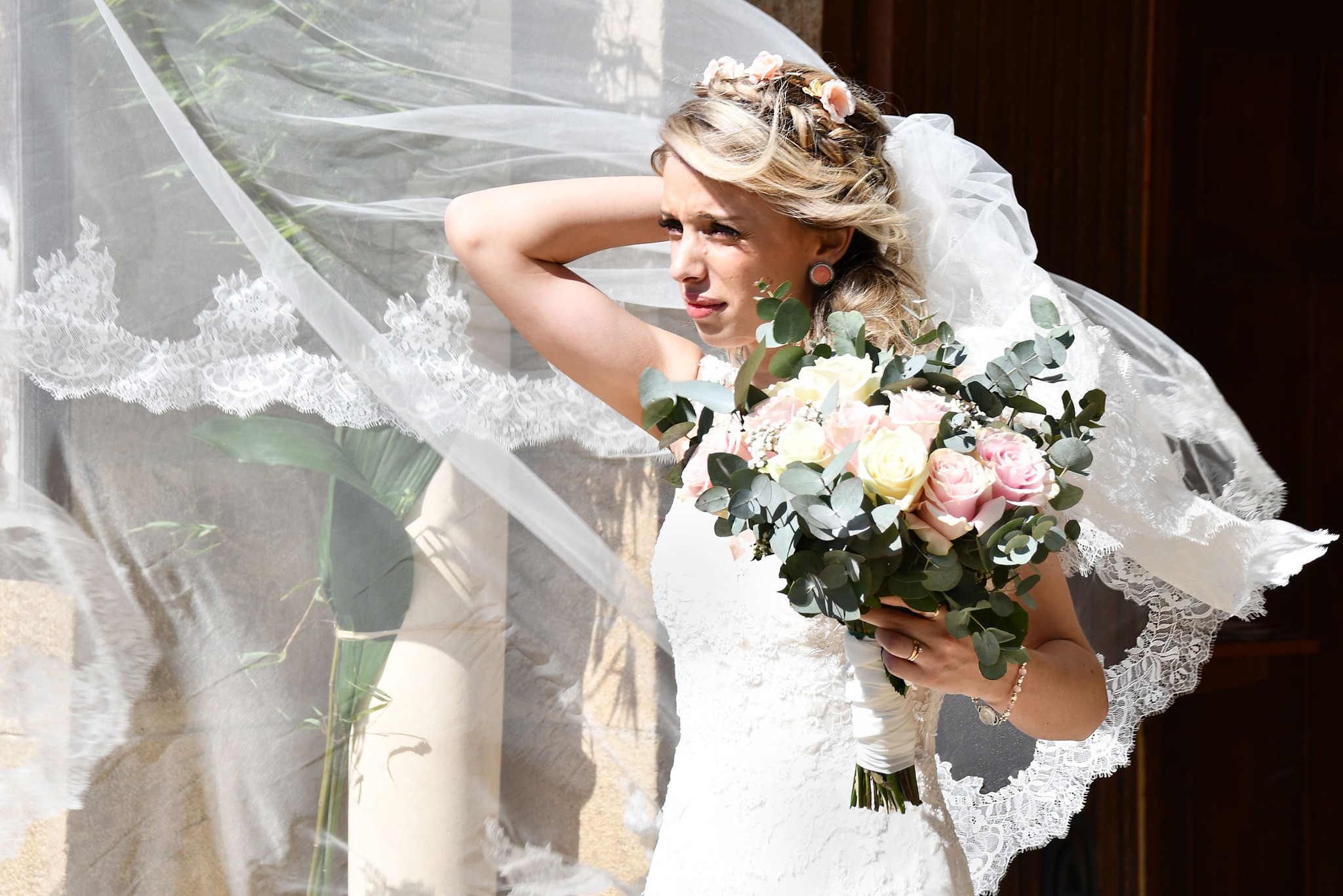 Quand le vent s'invite à la sortie de l'église ca te permet de prendre des clichés uniques.
J'adore ces photos spontanées, naturelles et sans chichi. Si toi aussi infos en bas️.
*****************
ateliercerfvolant@gmail.com
06.11.32.26.04
#weddingphotography #weddingdayphoto #weddinginspiration #mariage2026 #mariage2027 #mariagesaintetienne #mariageloire #mariagerhone #mariagerhonealpes #photographemariagesaintetienne #futurmariee #weddingday