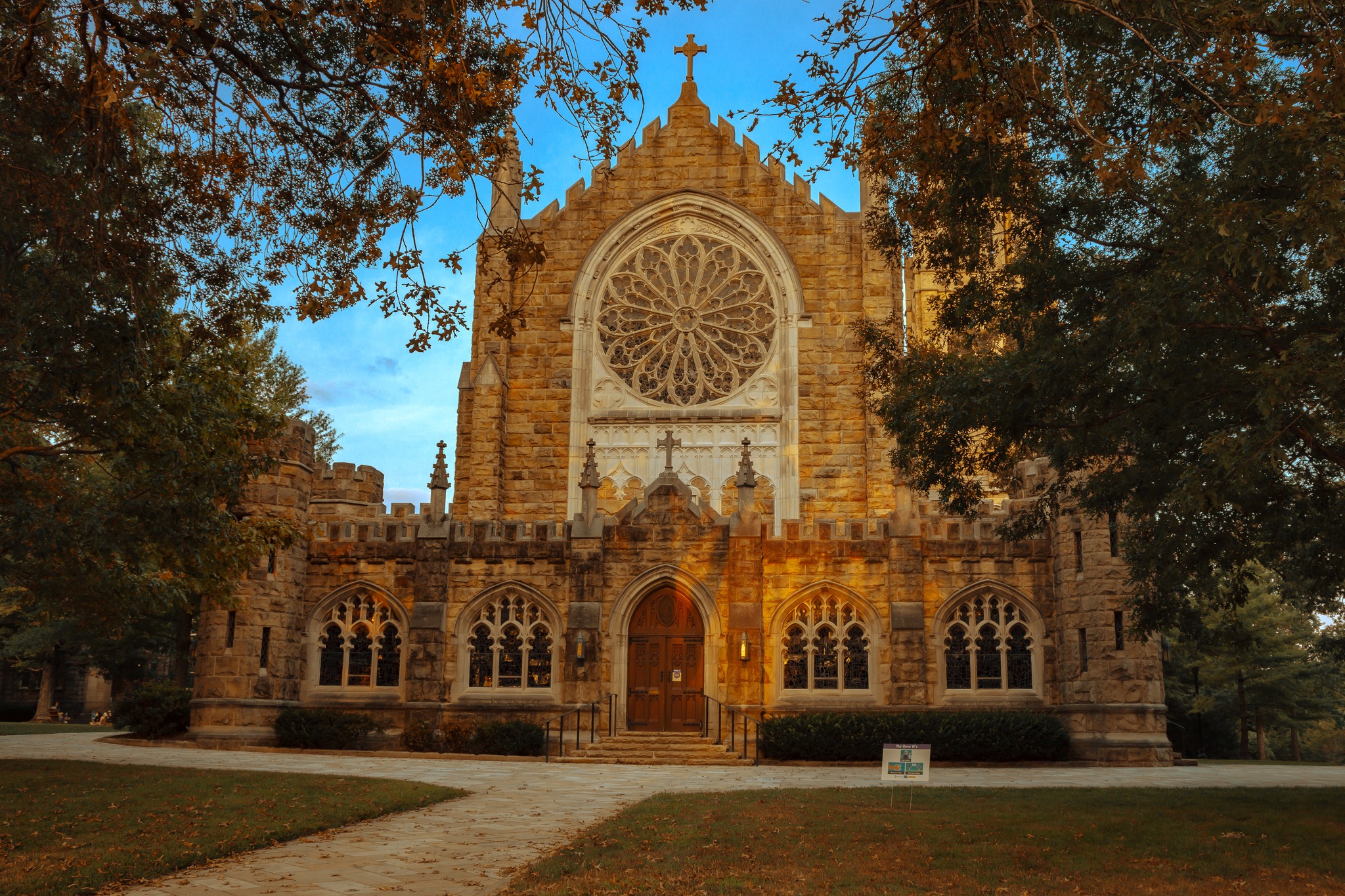 College visit? Parents’ Weekend? Homecoming? Graduation? 🎓
If you find yourself in Sewanee for a special campus moment, don’t miss the chance to explore everything waiting just beyond the university gates. From scenic overlooks and peaceful forest trails to cozy local eats and unforgettable mountain views, your spare time can turn into a true Tennessee South Cumberland adventure.
Make the most of your visit and discover where to wander next:
https://www.mountainsofadventure.com/insider-info/adventures-for-sewanee-visitors
.
.
#TennesseesSouthCumberland #VisitSewanee #MountainMoments #ExploreTennessee #CollegeTownCharm #weekendinthemountains