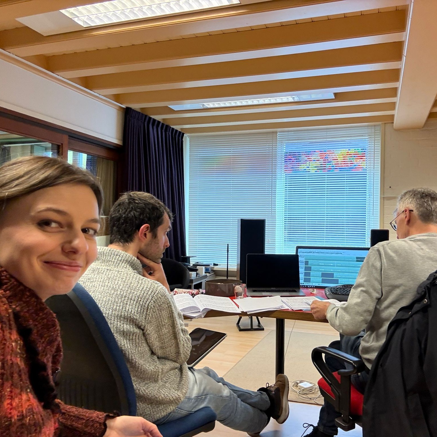 🎉 We’ve reached a new milestone for our upcoming album!
Last week we visited Tom, our sound engineer, to work on the final details and the mastering. He always knows exactly how to bring out the best in our recordings, it really feels like hearing ourselves, even brighter and fuller!
And of course… a proper Dutch lunch with ‘boerenkaas’ (farmer cheese!) had to happen 🧀😄
The release in April is getting closer and we can’t wait to share 'Scenes of a Folk Life' with you! 🌿🎶 Keep track of our socials, we will keep sharing with you the next developments!