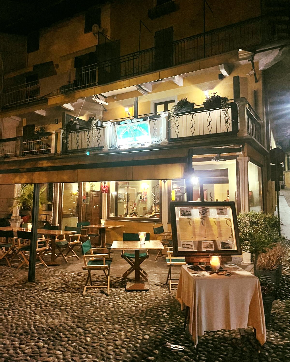 Ed è subito sera….un posto accogliente e una cena perfetta è tutto ciò che desidero…. 💫😍
#anticaosteriailmonterosso #monterosso #suna