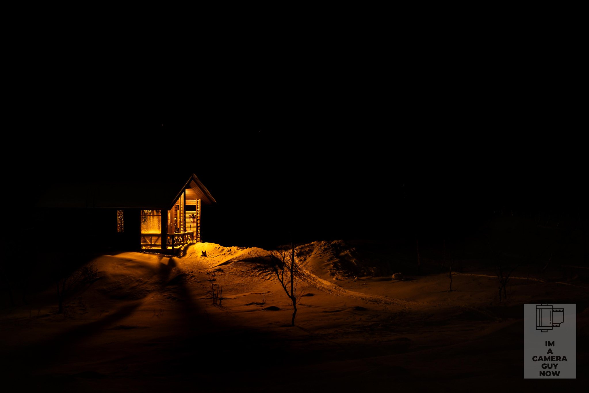 2/5. Mix of both places. Trying to shoot whales in flat light then switch to auroras at night then back to landscape in permanent twilight - your settings are all over the place. Still figuring it all out.
#ImACameraGuyNow #OneMistakeAtATime
#arcticnorway #arcticfinland #wildlifephotography #auroraborealis #coldweathershooting #70n #norwegianphotography #finnishlapland #photographyjourney #realnotperfect
