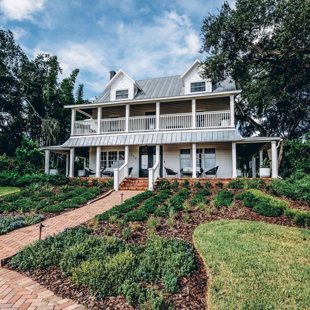 Venue walk-through days are some of my favorites ✨
Spent today exploring the beauty and charm of Victoria 1883 in New Smyrna. There’s something special about stepping into a space before the big day and mapping out how every moment will unfold.
That preparation is where the magic (and peace of mind) truly begins 🤍
Counting down to wedding day!
#WeddingCoordinator #VenueWalkthrough #Victoria1883 #FloridaWeddings #WeddingPlanning #BehindTheScenes #MarryMeMoments