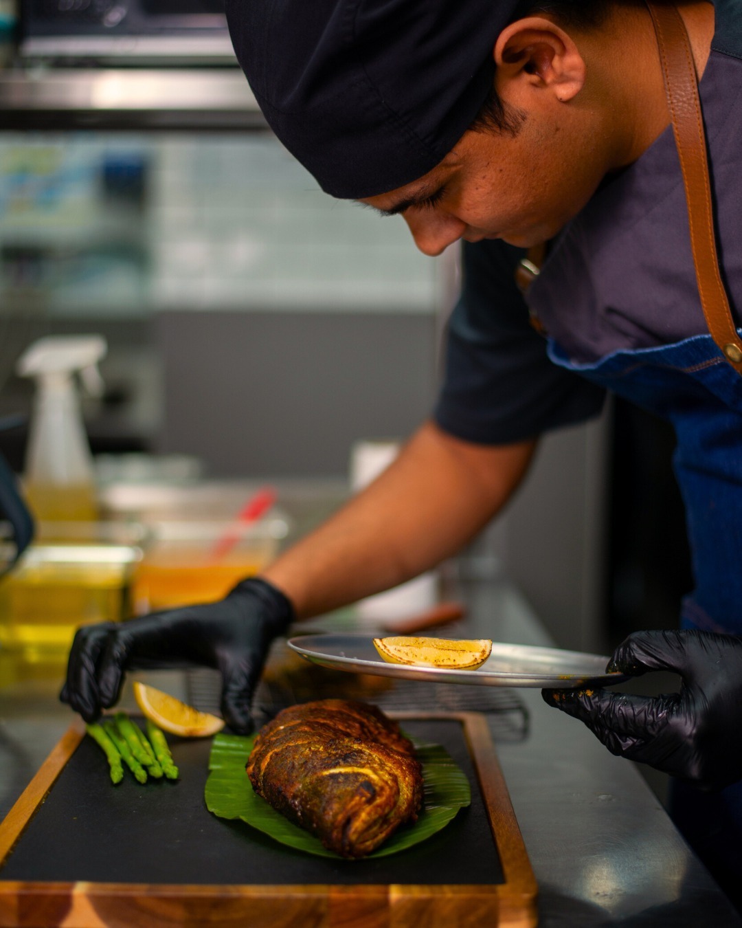 Succulent whole seabass delicately infused with citrusy yuzu and warm Indian spices — Koyle Ki Sabut Macchli.
Roasted in our kopa to seal in moisture and flavour, the fish is served with homemade chutneys and a refreshing pear and fennel salad, creating a beautifully balanced dish.
ปลากะพงทั้งตัวเนื้อนุ่ม ชุ่มฉ่ำ หมักด้วยกลิ่นหอมสดชื่นของยูสุและเครื่องเทศอินเดียอันอบอุ่น — Koyle Ki Sabut Macchli
นำไปย่างในเตาโคปาเพื่อคงความชุ่มฉ่ำและรสชาติ เสิร์ฟพร้อมชัทนีย์โฮมเมด และสลัดลูกแพร์กับเฟนเนลสด เพิ่มความสดชื่นอย่างลงตัว
👉🏼 For reservations: Link in Bio.
📞082-997-3399
📍Erawan Bangkok, Fl.2
🕒 Open Daily, 11:30 - 22:30
#JharokhabyIndus #JharokhaBkk #JharokhaBangkok #CelebratewithJharokha #IndianCuisine