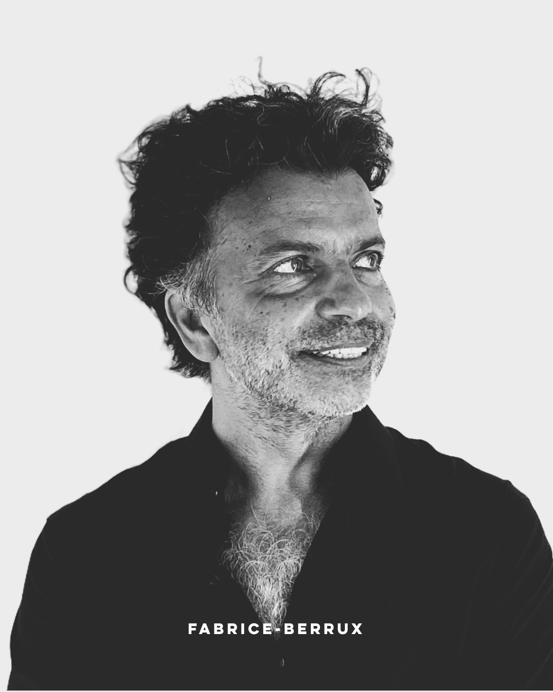 A sensibilidade da memória no design industrial.
Fabrice Berrux, formado na Escola Nacional de Belas Artes de Dijon, aborda o design com o olhar de um cenógrafo. Desde a fundação do seu estúdio no final dos anos 80, o seu trabalho destaca-se pela procura constante de um equilíbrio entre o rigor geométrico e a memória afetiva dos objetos, recusando a forma pela forma.
Para a Bonaldo esta visão ganha forma em peças como a cadeira Avant-Garde, que desafia a gravidade, ou as mesas Flac, que imitam a superfície da água. A narrativa continua no "abraço" da cadeira Youpi e na estrutura exposta da coleção Passy.
Hoje, Berrux é uma referência incontornável no design internacional, provando através da sua parceria com a Bonaldo que o mobiliário contemporâneo pode ser, simultaneamente, funcional e poeticamente surpreendente.
ENG
The sensitivity of memory in industrial design.
Fabrice Berrux, a graduate of the National School of Fine Arts in Dijon, approaches design with the eye of a scenographer. Since founding his studio in the late 80s, his work has stood out for the constant search for a balance between geometric rigor and the emotional memory of objects, refusing form for form's sake.
For Bonaldo, this vision takes shape in pieces like the Avant-Garde chair, which defies gravity, or the Flac tables, which mimic the water's surface. The narrative continues in the "embrace" of the Youpi chair and the exposed structure of the Passy collection.
Today, Berrux is an undeniable reference in international design, proving through his partnership with Bonaldo that contemporary furniture can be both functional and poetically surprising.
Design by: @fabriceberrux
Would you like more information?
Send us a private message or visit design-minder.com
#DesignMinder #Bonaldo #ContemporaryDesign #FurnitureDesign #DesignIcon #ModernInteriors #InteriorInspiration #DesignElegance #FabriceBerrux #ItalianDesign #FrenchDesign #AvantGarde #YoupiChair #InteriorArchitecture