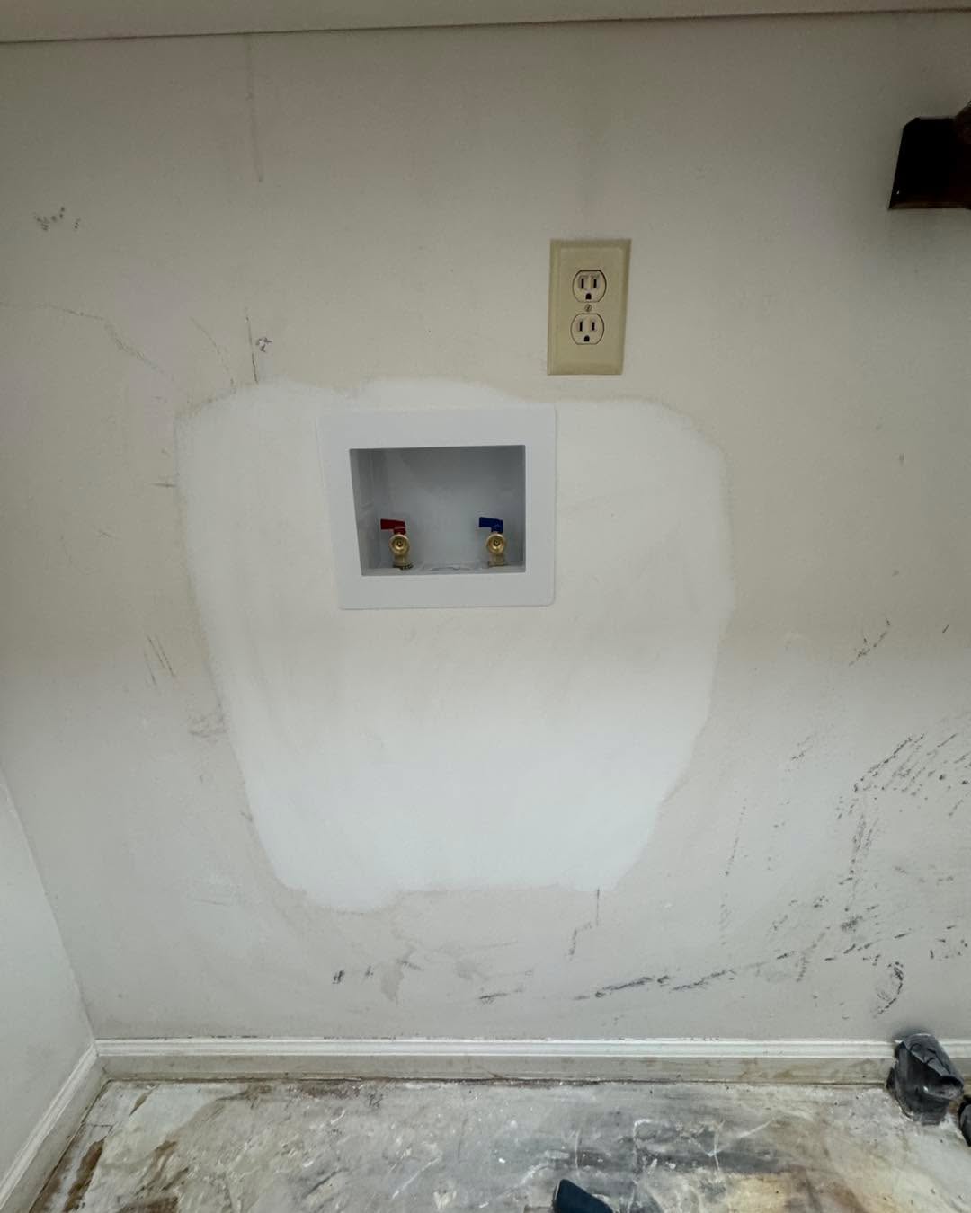Washing machine hook up box replacement.
☑️Removed damaged washing machine box
☑️Installed a new, secure hookup box
☑️Repaired and finished the surrounding drywall
Small repairs, big improvement.
#TasklineHomeServices #FayettevilleNC #HopeMillsNC #Handyman #DrywallRepair
#LaundryRoomRepair