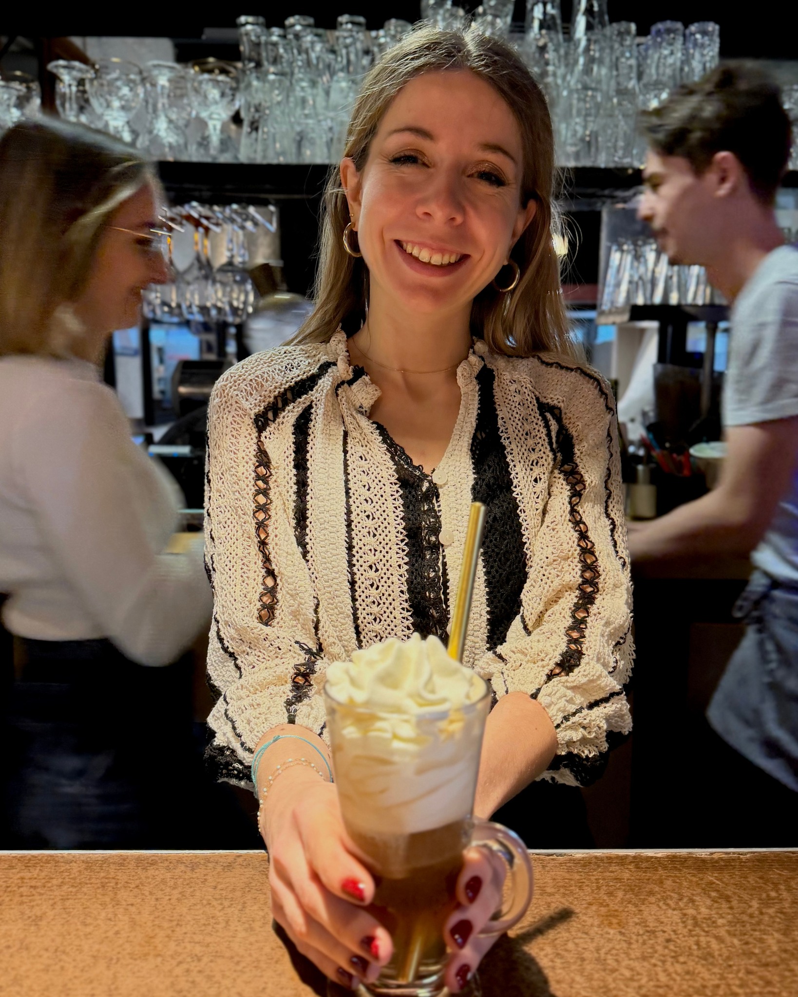🥃 Un classique qui réchauffe les cœurs.
L’Irish Coffee du Piccolo mêle café chaud, whisky et sucre pour un parfait équilibre.
Le tout surmonté d’une crème onctueuse, douce et généreuse.
✨ À savourer sans attendre chez nous !
🍽 Cuisine familiale
📍 434 Rte de Toulouse, Bègles
⏱ Ouvert du mardi au vendredi midi et soir
le samedi uniquement le midi
L’abus d’alcool est dangereux pour la santé. À consommer avec modération.
#Bordeauxmaville
#Begles #quoifaireabordeaux
#bordeauxfood #bordeauxtopfood
#bordeauxresto
#bonnesadressebordeaux
#oumangerbordeaux
#Piccolo #piccolorestaurant