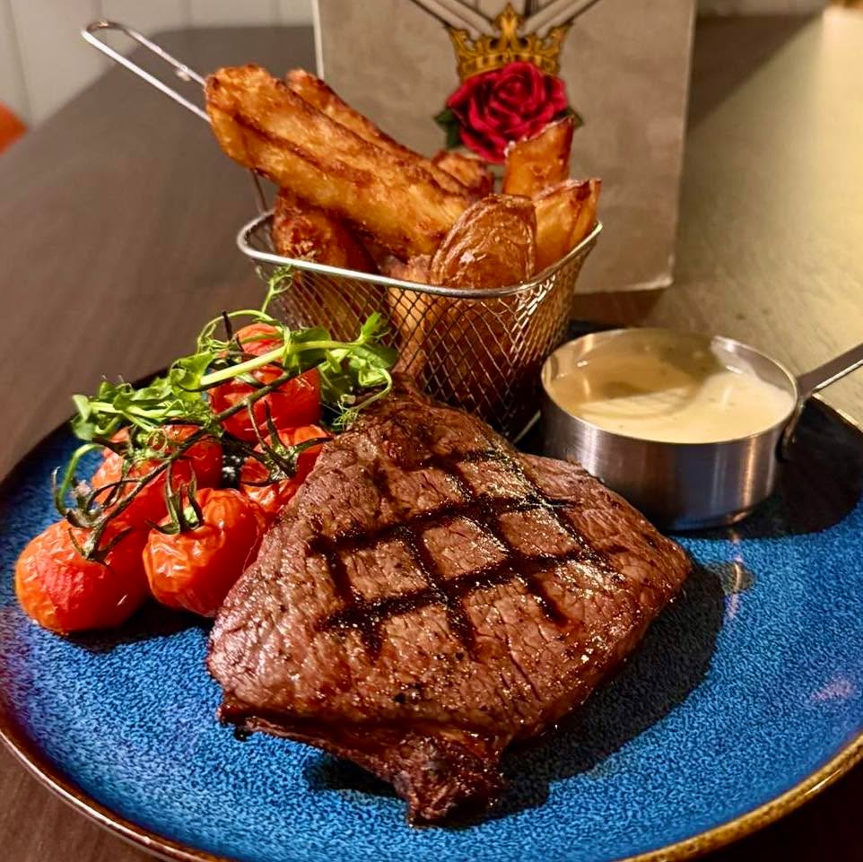 🌟 This Week’s Specials at The Rose & Crown Brentwood 🌟
6oz Rump Steak
With triple-cooked chips, blue cheese sauce, field mushroom, and vine-roasted cherry tomatoes.
Smoked Salmon
Served with a shredded pak choi & pepper salad, crispy rocket, and a fresh citrus dressing.
Join us for great food and a warm welcome — perfect for a midweek treat or weekend dining 🍽️
👉 Book your table here:
https://web.dojo.app/create_booking/vendor/56Zde-9zdMk87e8zpQFmllJ3Ys3tPOtKa3FkzVjx31Q_restaurant