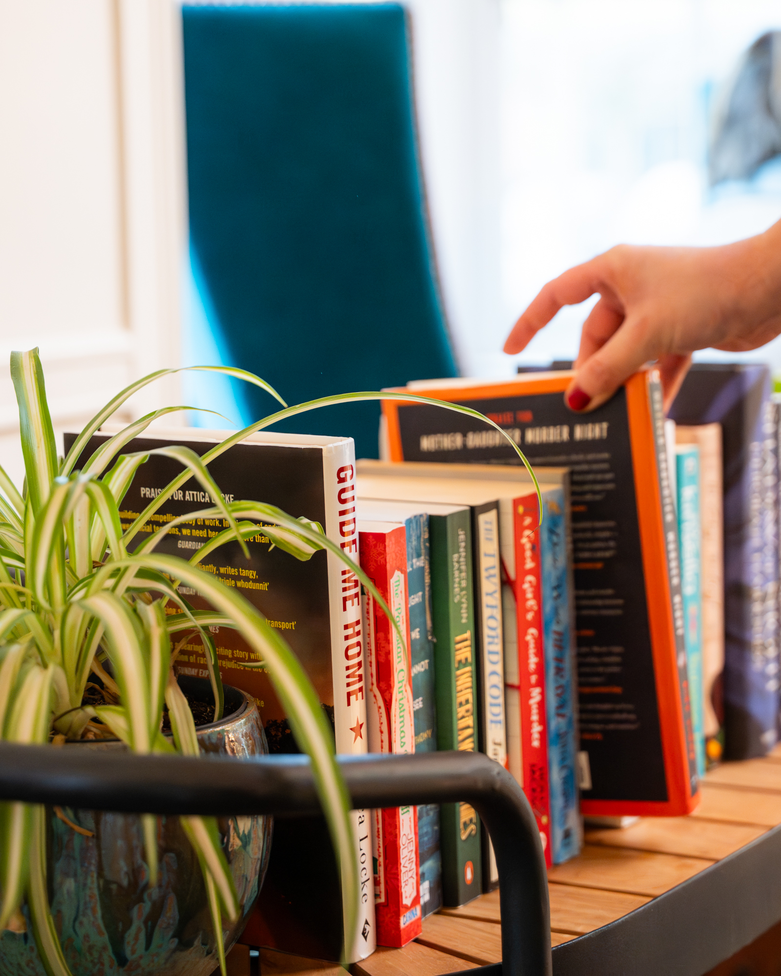 Did you know we now have a book swap? 📚
Finished a great read? Swap it at Odney! Refresh your shelves, pour a cup, find a corner, and discover a classic 📖
You'll find our book swap in the Manor Bar ☕️