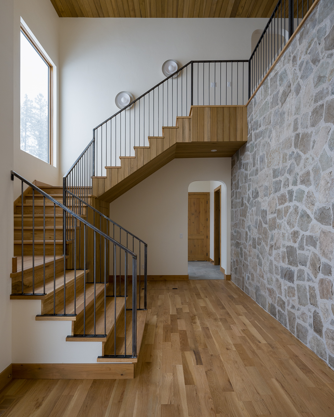 Where structure becomes sculpture.
A staircase isn’t just a transition — it’s a statement. Clean steel balusters. Warm white oak underfoot. A stone wall that anchors the entire space with quiet confidence.
This is the kind of design that doesn’t need excess. It relies on proportion, material, and light to do the talking.
Photographing architecture like this is about honoring intention — capturing the craftsmanship, the geometry, and the negative space that makes it breathe.
📩 If you’re a builder, architect, or designer who invests in details like these, your work deserves imagery that feels just as considered. Let’s create something timeless.
.
.
#Production #InteriorPhotography #VisualStorytelling #DesignFocused #ModernLiving #CreativeStudio #joncahillphoto #InteriorDesign #staircasedesign #architecturelovers