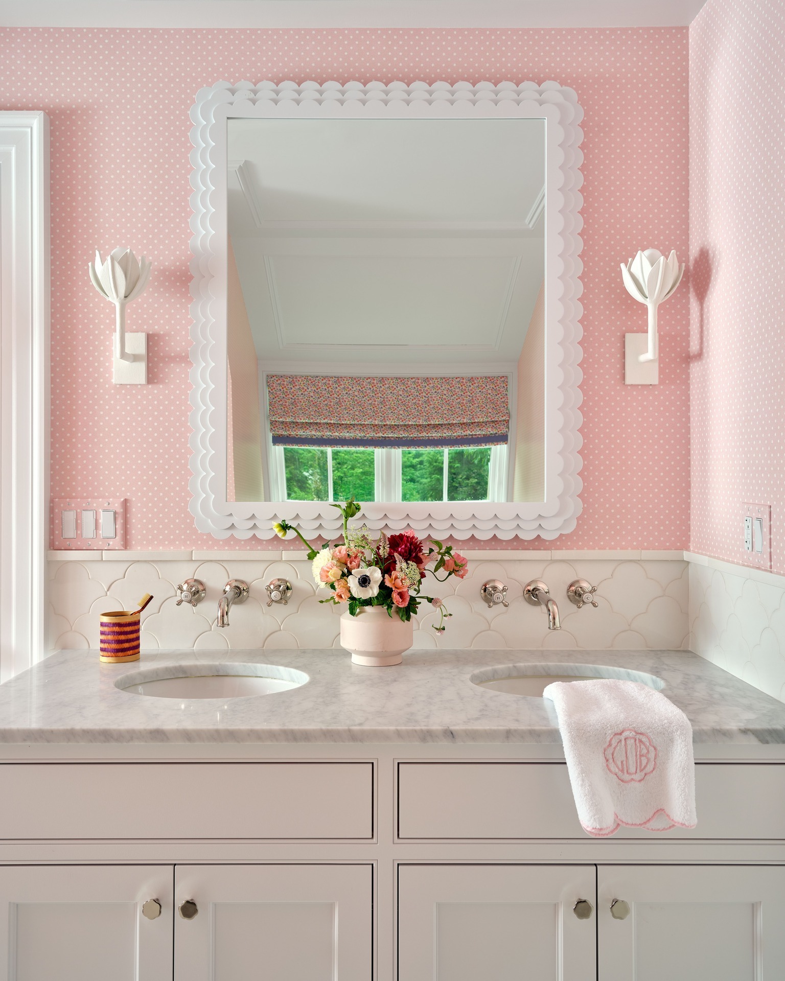 A little romance in the details.
Scalloped millwork, hand-selected stone, and layers of pink that feel playful yet timeless. Luxury should always have a sense of joy.
Architect: @patrickahearnarchitect
Interior Designer: @annsleyinteriors
Photography: @seanlitchfield
#LuxuryInteriors #RomanticDesign #CustomHomes #TimelessDetails #ElevatedLiving