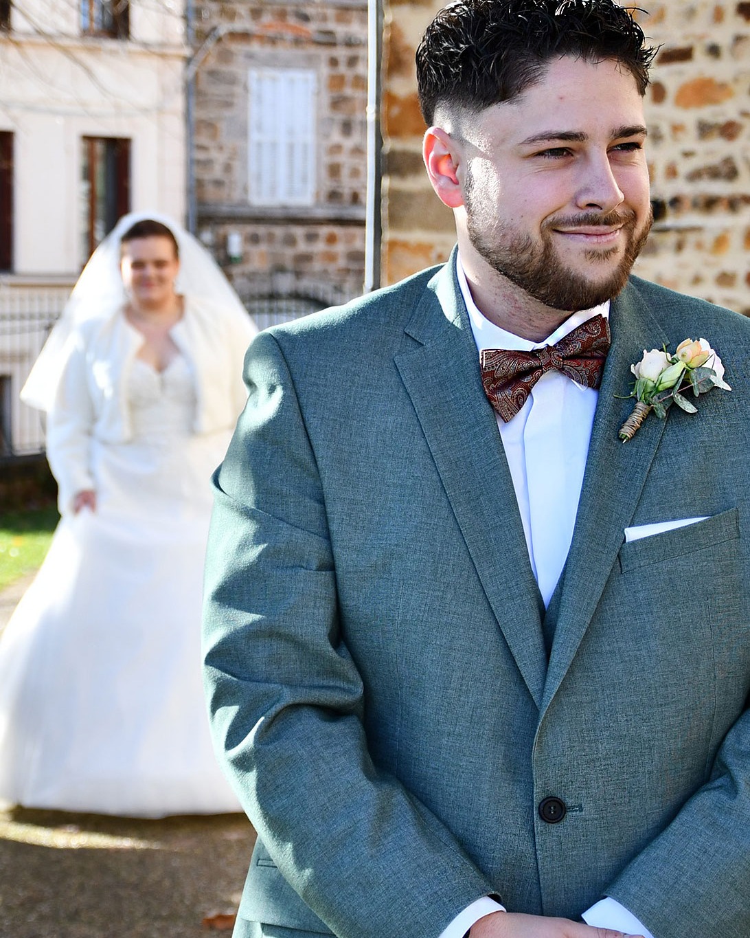 Adepte du " First Look " ? C'est quoi ce truc ?
Rien de bien nouveau, c'est la découverte des mariés le jour J.
Vous pouvez le faire en petit comité avec vos témoins ou juste tous les deux dans un endroit isolé. C'est un moment riche en émotions, et je dirais une parenthèse voir une petite bulle avant le grand bain ! C'est un moment rien qu'à vous, alors sur une telle journée pourquoi ne pas tenter. Prêt à le faire ?
*****************
ateliercerfvolant@gmail.com
06.11.32.26.04
#weddingphotography #weddingdayphoto #weddinginspiration #mariage2026 #mariage2027 #mariagesaintetienne #mariageloire #mariagerhone #mariagerhonealpes #photographemariagesaintetienne #futurmariee #weddingday