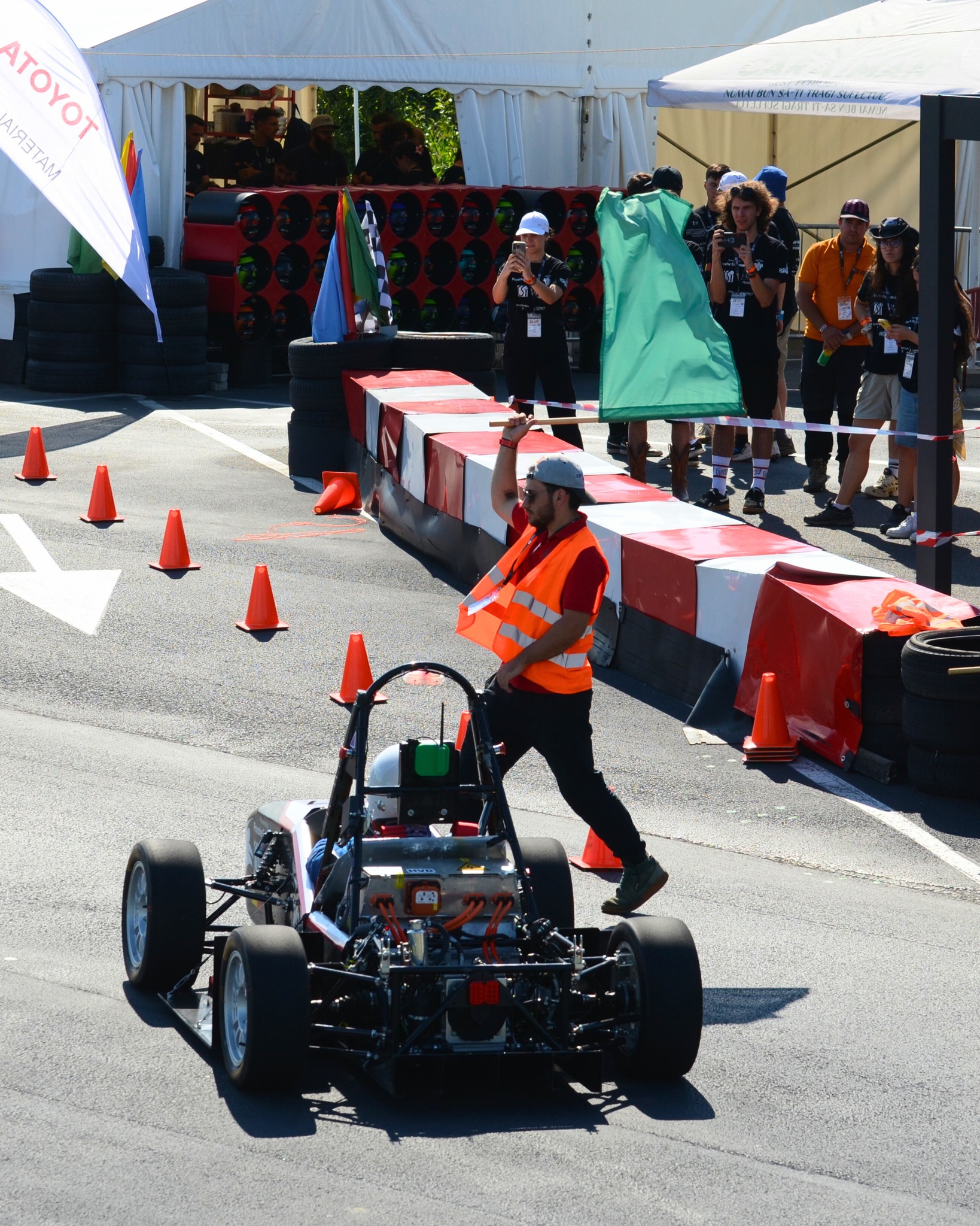 finally found a green flag in my life
.
.
.
#fsbalkans #formulastudent