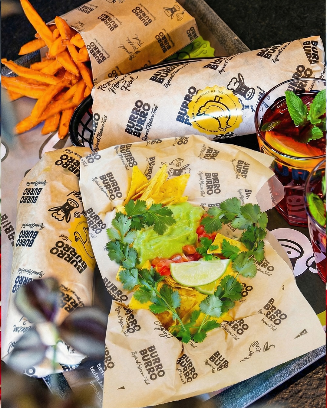 Date zu zweit bei Burro Burro 🌯❤️
Knusprige Nachos, frische Guacamole, saftige Burritos & ein Drink dazu – besser wird’s nicht.
#BurroBurro #DateNight #MexicanFood #GenussMoment #FoodLovers
