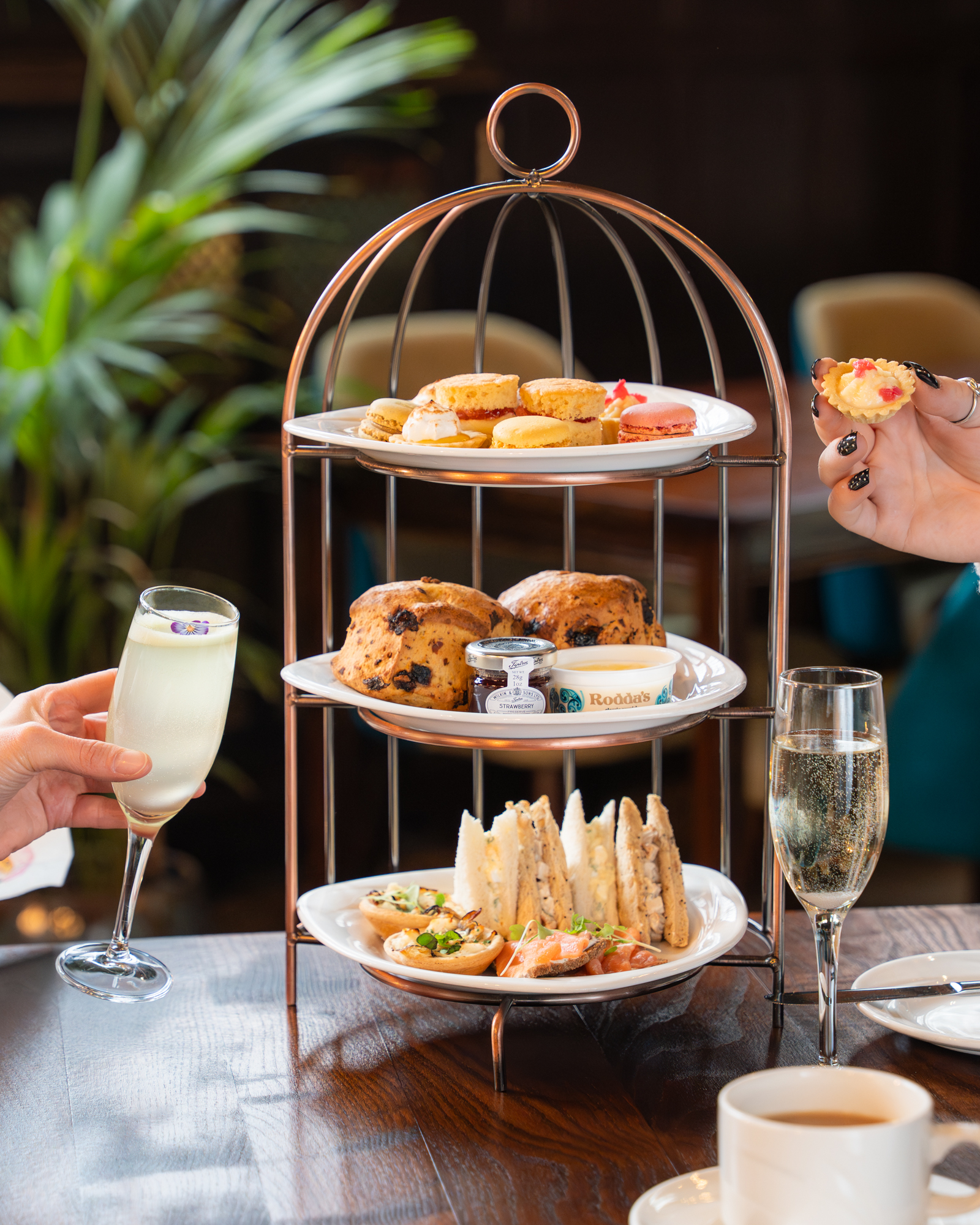 Treat the leading lady in your life to a beautifully curated selection of gourmet sandwiches, specialty cakes, and delicate sweet treats.
🗓️ 14 March | 2 - 3:30pm
🧁 £19.50 - keeping it classic
🥂 £23.50 - with a glass of bubbles or a G&T
🍸Add a 'Mothers Meadow', exclusive Mothers Day cocktail for £8.50
Book now via our website, head to the 'Afternoon Tea' page 🌐