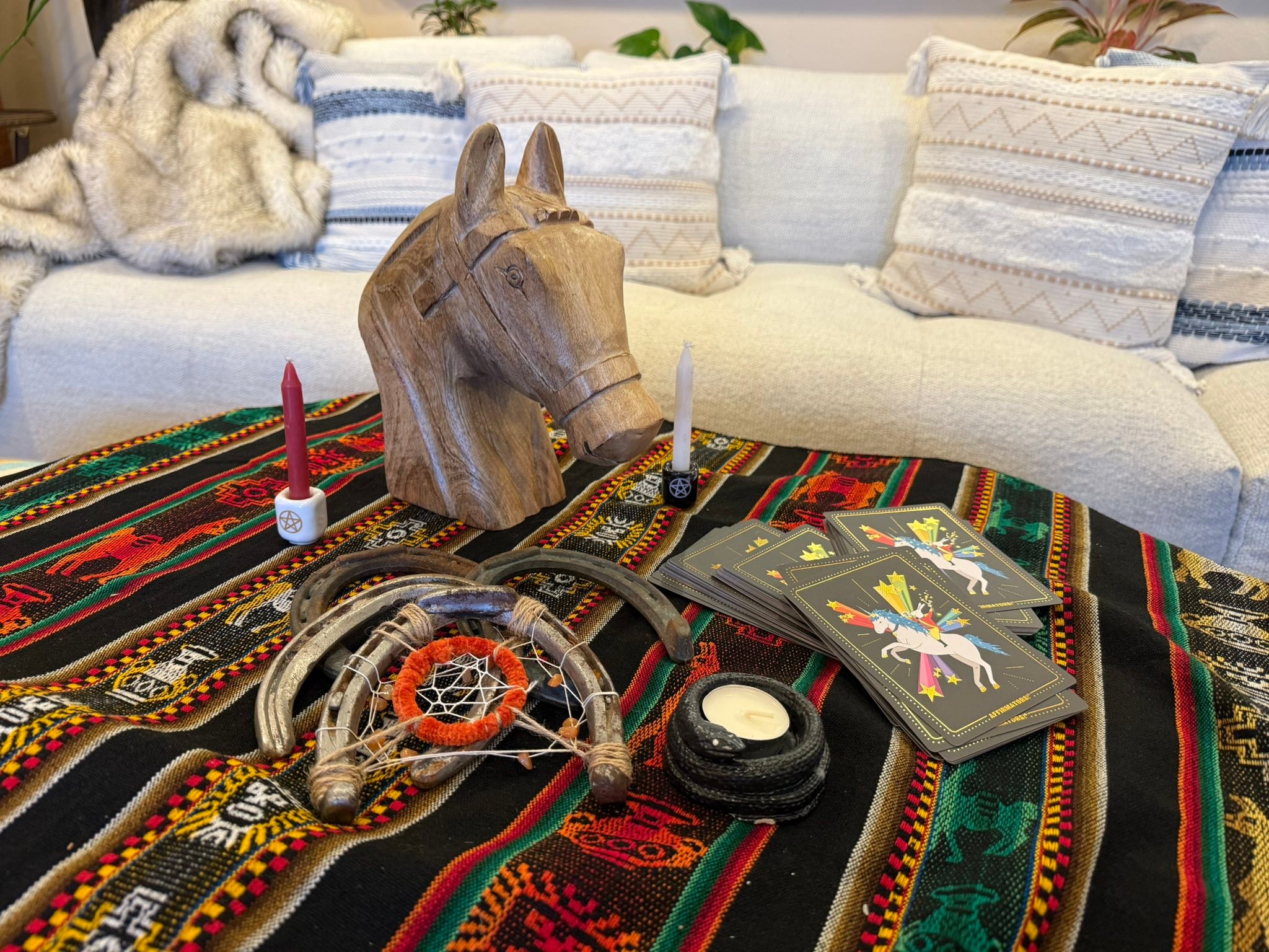 Hapoy New Year 🎉🐴🎉 we’re calling in some horse energy and honoring the snake tonight!!! I wore my special socks and an amazing horse poncho from Judy’s closet!!! It’s gonna be a good year!!! Dream catchers here we come!!!