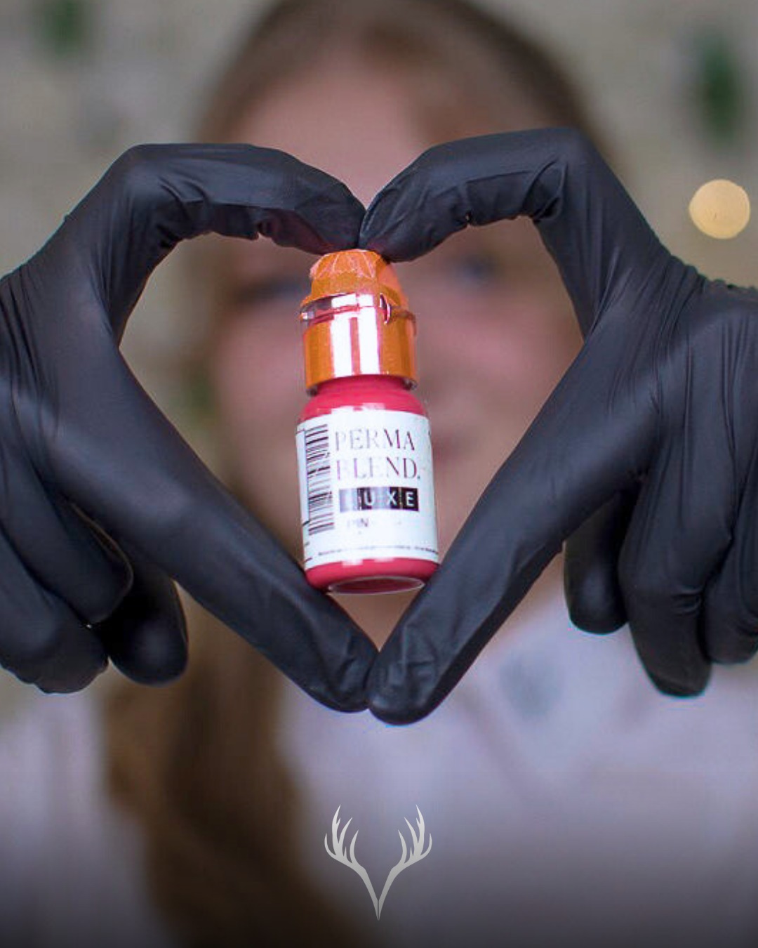 💘 Wir lieben schöne Ergebnisse. Aber wisst ihr, was wir noch mehr lieben?
Euch. Unsere Kund:innen.
Menschen, die uns ihr Vertrauen schenken – ihr Gesicht, ihre Zeit, ihre kleinen Unsicherheiten und großen Wünsche.
Permanent Make-up ist für uns nicht „nur Farbe“ – es ist ein Statement:
✨ Ich darf mich schön fühlen. Ich darf mich zeigen. Ich darf ich sein.
Und dass wir euch auf diesem Weg begleiten dürfen, ist für uns das schönste Geschenk. Danke, dass ihr da seid.
Heute. Morgen. Und jeden Tag dazwischen.
#dearbeauty #valentinesvibes #pmuliebe #beautybarbaden #lipblush #permanentmakeup #selfloveclub #madeforyou