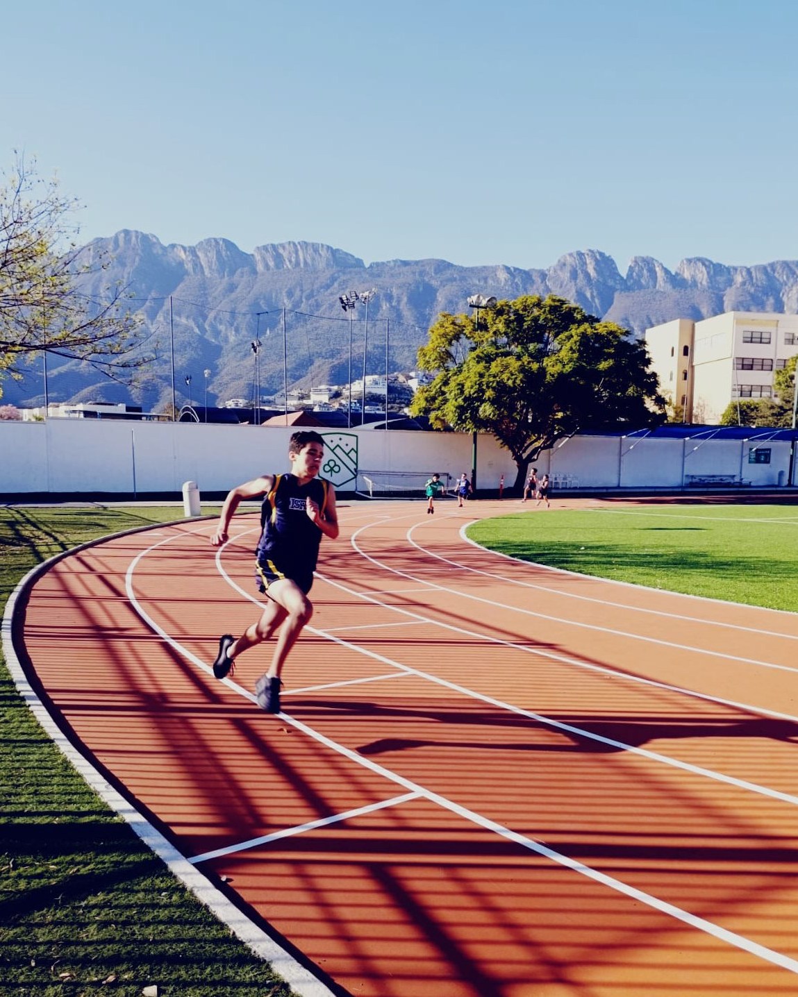 San Roberto International School participated in the IRISH Athletics Cup with 64 student‑athletes, earning 9 gold, 11 silver and 10 bronze medals. Our team also secured 3rd place overall among 15 participating schools. We congratulate our athletes for their dedication and hard work. Go Bucks! 🏅👏 #WeAreISR