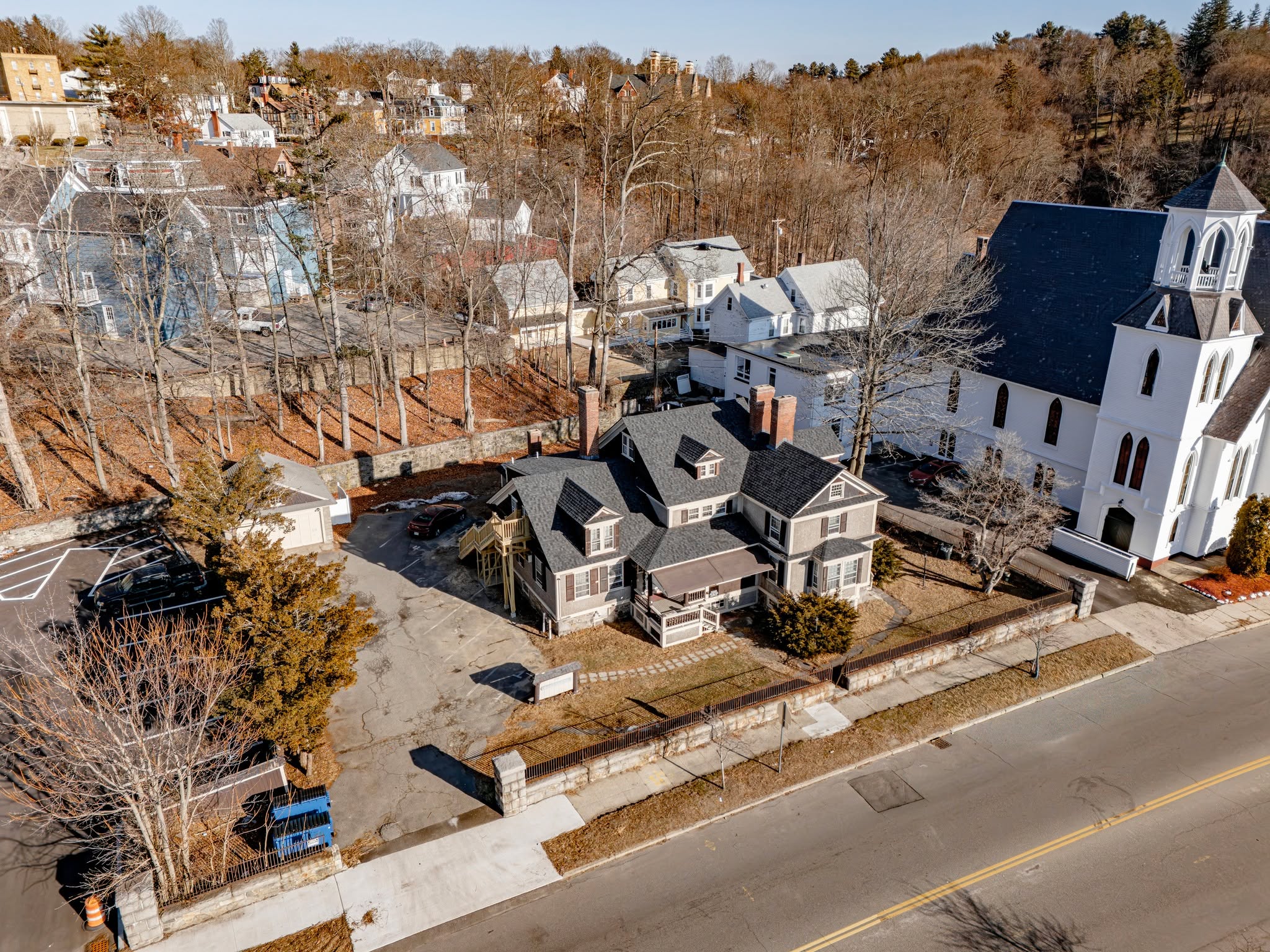 This property truly pops from the sky 🚁The classic rooflines, brick chimneys, and tree-lined surroundings create a perfect scene. Aerial photography captures the full story that buyers can’t see from the ground.