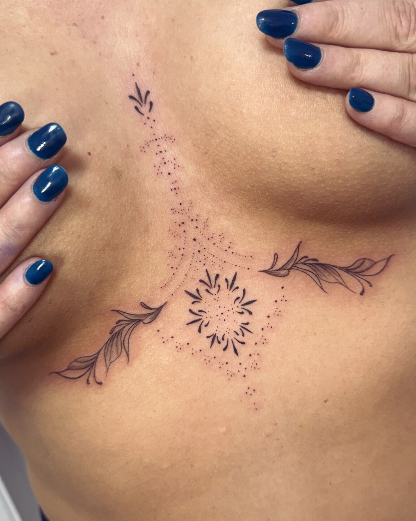 Soft. Centered. Feminine. ✨
A fine line sternum tattoo that flows with the body — delicate dotwork, subtle detail, effortless symmetry.
Minimal… but powerful. 🤍
#SternumTattoo #FineLineTattoo #DelicateInk #OrnamentalTattoo #GirlyTattoo #MinimalTattoo #DotworkTattoo #PrettyInk #TattooInspo