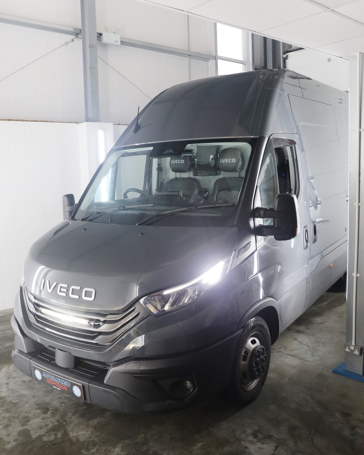 This 2025 Iveco Daily visited our sister company @advanced_incar for the Lazer Lamps Glide Elite - LED bar upgrade!
Although it's not a motorhome, this super-bright and effective LED lighting modification can be fitted to any converted motorhome, camper or van that features this grille - thanks to its dedicated grille fitting kit!
👉 Check out the installation video on our Motorhome Retrofits YouTube channel now! 🎥