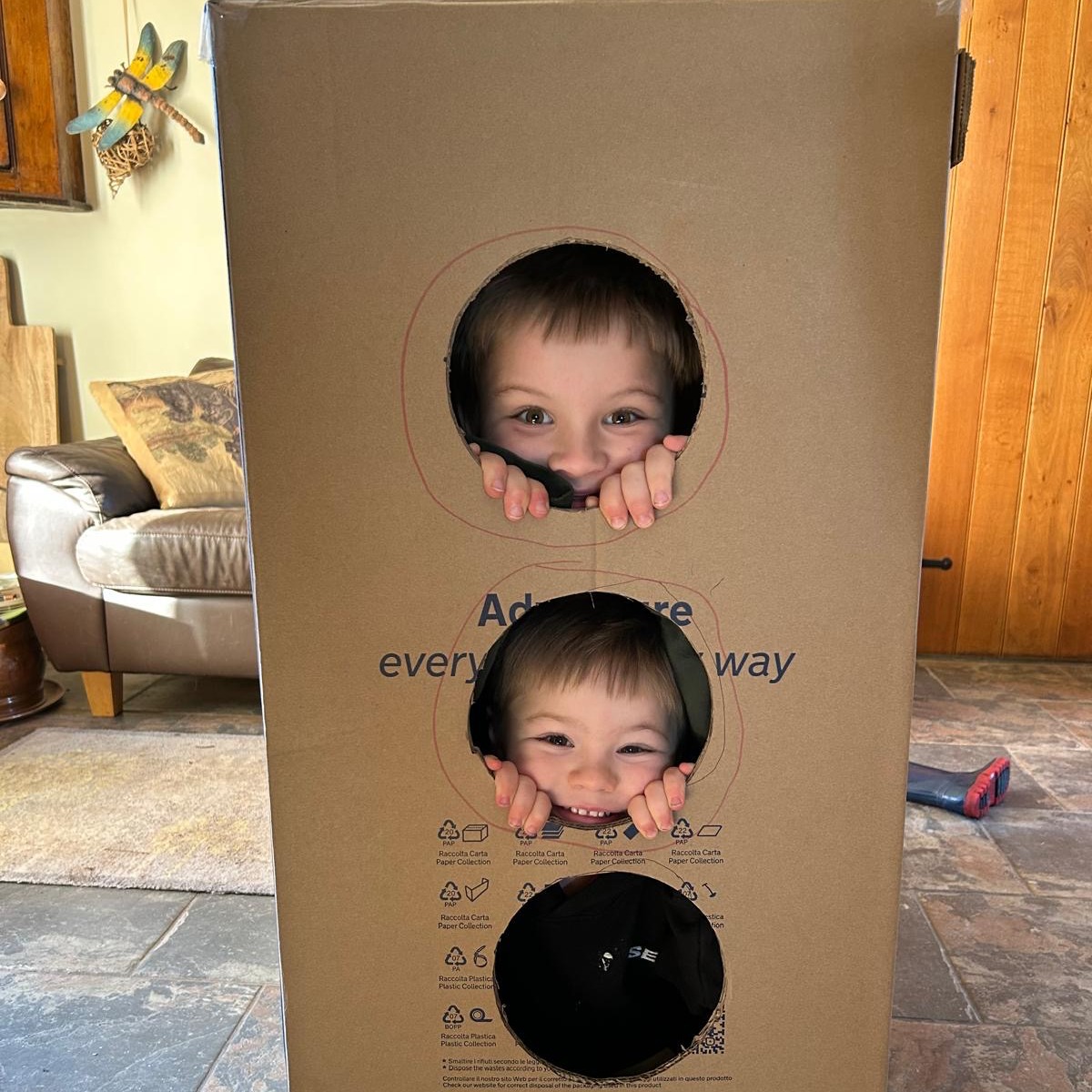 Before they hit the recycling bin, our boxes get a second life 🚀🏠
Charlie and Freddie turn them into rocket ships, cozy houses, and whatever their imaginations dream up next. Who knew a simple cardboard box could travel to space and back in one afternoon?
How do you recycle (or upcycle!) your boxes? ♻️✨