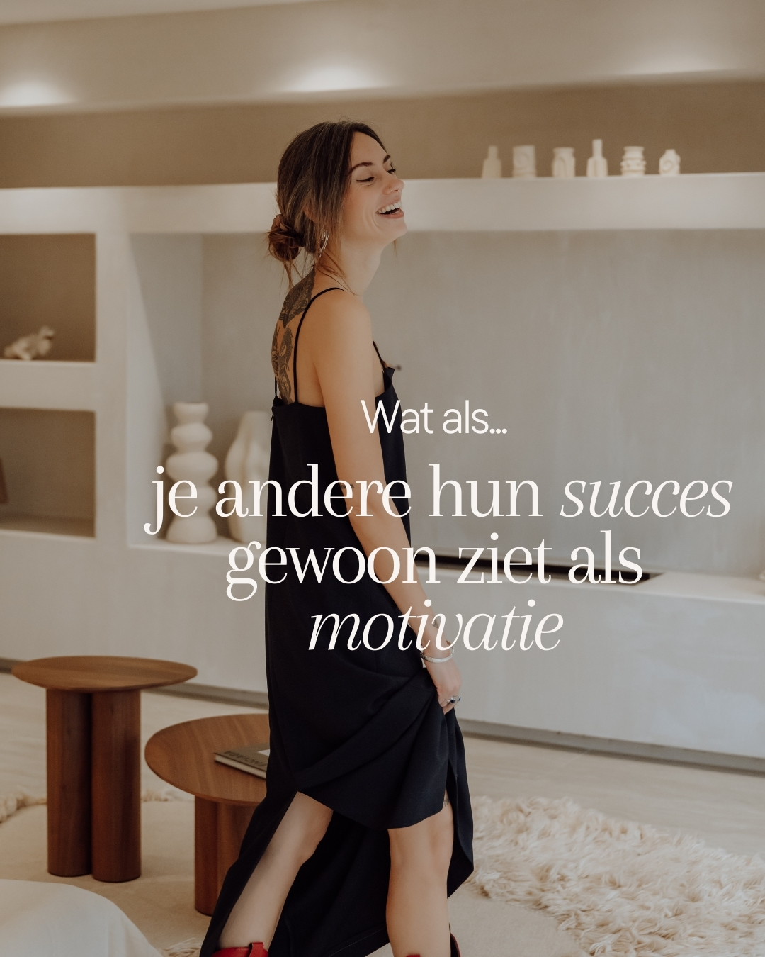 Ik hoor zo vaak het woord โconcurrentieโ.
Maar eerlijk? Zo voelt het voor mij echt niet.
Ik kijk naar collega-fotografen met bewondering.
Niet met jaloezie.
Niet met vergelijking.
Maar met oprechte interesse.
Iedereen heeft zโn eigen stijl. Zโn eigen energie. Zโn eigen "people".
Er zijn klanten genoeg op deze wereld voor wie bij jou past, en voor wie bij mij past.
En het mooiste?
Wanneer je stopt met vergelijken en begint met gunnen, ontstaat er zoveel meer. Samenwerkingen. Inspiratie. Groei.
Want wat als je andere hun succes gewoon ziet als motivatie?
Als bewijs dat het kan?
Er is plek voor ons allemaal ๐ค
Dus bij deze: meet Jolien van @innerlijkeklik โจ
Een zachte, warme, krachtige madam die mensen begeleidt naar meer verbinding met zichzelf. Iemand die luistert, voelt en werkt vanuit intuรฏtie en vertrouwen.
Dat ik haar voor mijn lens mocht hebben? Extra fijn.
En dat we elkaar als ondernemers gewoon kunnen aanmoedigen in plaats van vergelijken? Nog fijner.
#ondernemerschap #ondernemendevrouwen #ondernemersleven #ondernemenmetpassie