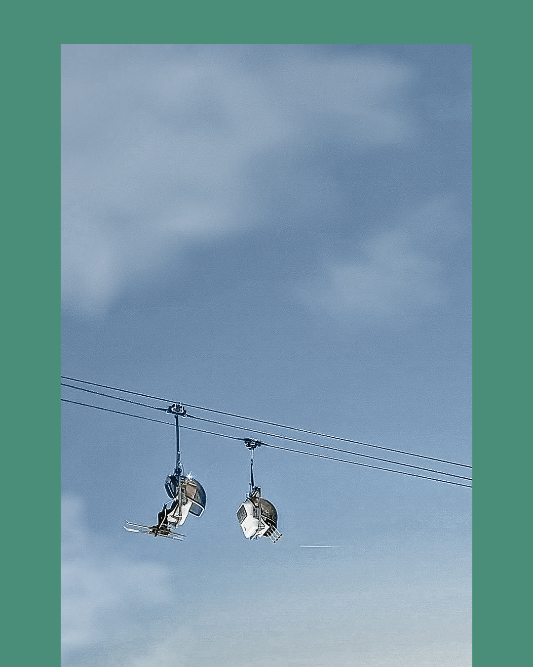 Gli impianti sciistici sono il cuore di ogni comprensorio e possono comprendere seggiovie, cabinovie, funivie, skilift, ognuno pensato per portarti rapidamente in quota, collegandoti a piste, itinerari con le ciaspole e percorsi freeride. Mentre sali, hai una visuale privilegiata sul comprensorio: puoi valutare le condizioni della neve, capire come cambiano le pendenze, individuare nuove piste o itinerari che magari non avevi considerato. È anche l’occasione per orientarti, riconoscere punti di riferimento, studiare i flussi degli sciatori e scegliere la tua prossima linea. Allo stesso tempo, la risalita diventa un breve spazio di preparazione: controlli l’attrezzatura, sistemi guanti e maschera, regoli bene il casco e ti concentri sull’attività che stai per affrontare. E poi c’è l’aspetto più semplice ma spesso più apprezzato: il panorama. Dall’alto puoi goderti la montagna in tutta la sua ampiezza, osservare come la luce cambia sulla neve e vivere un momento di calma prima dell’azione.
🗻 🚡 🏂 ⛷ 🗻 🚡 🏂 ⛷ 🗻 🚡 🏂 ⛷ 🗻 🚡 🏂 ⛷ 🗻 🚡 🏂 ⛷
“Ski lifts are the heart of every ski area and can include chairlifts, gondolas, cable cars and drag lifts, each designed to take you quickly uphill and connect you to slopes, snowshoe trails and freeride routes. As you ascend, you get a privileged view of the entire area: you can assess snow conditions, see how the gradients change, and spot new runs or itineraries you might not have considered. It’s also a chance to orient yourself, recognize landmarks, study skier traffic and choose your next line.
At the same time, the ride up becomes a brief moment of preparation: you check your gear, adjust your gloves and goggles, tighten your helmet properly and focus on the activity ahead. And then there’s the simplest yet often most appreciated aspect: the view. From above, you can take in the full breadth of the mountains, watch how the light shifts across the snow, and enjoy a moment of calm before the action.
#mountains #mountainlife #mountainscape #skilift #winter #wintervibes #snow #snowy #snowshoe #freeride #seggiovia #funivia #cabinovia