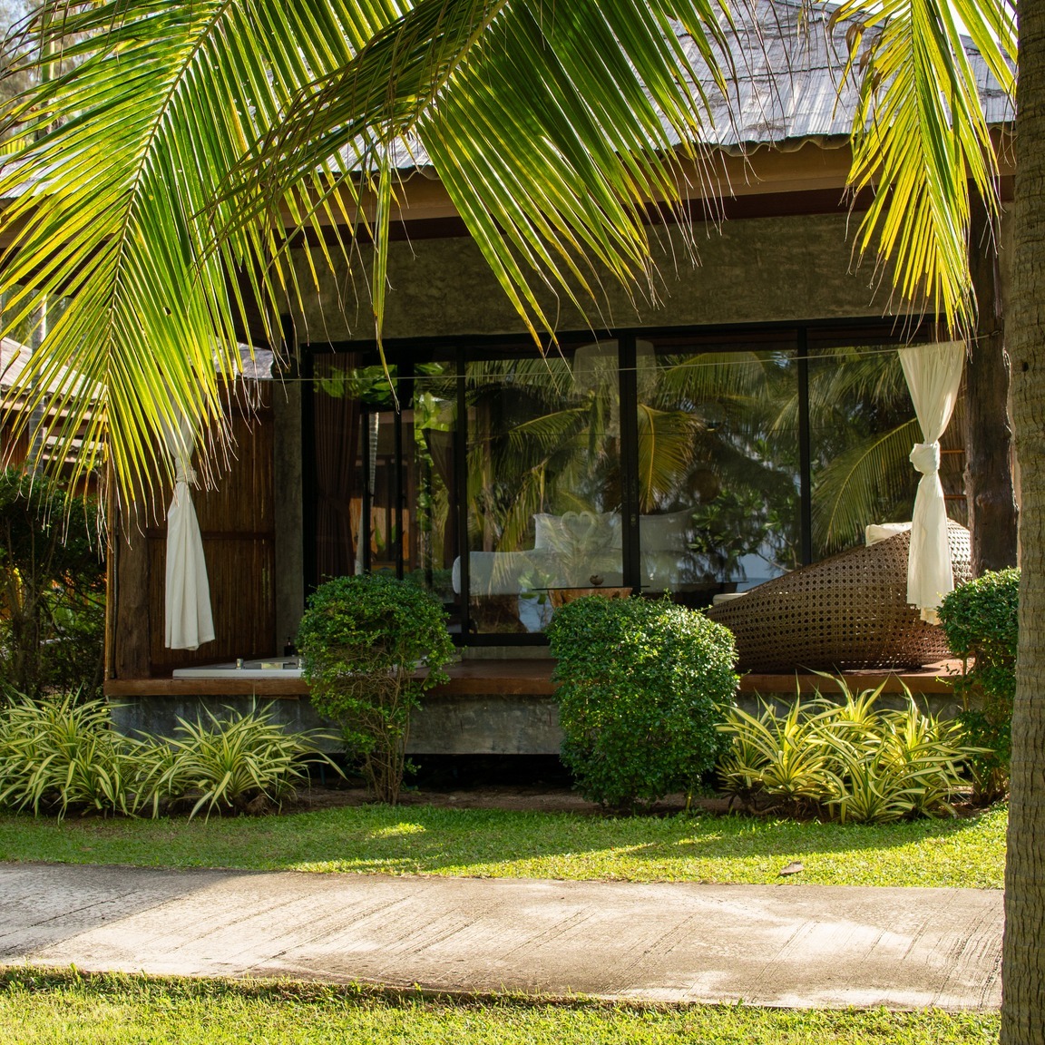 At Long Beach Chalet, island life feels easy, peaceful and just the way it should be🌴
Enjoy our best direct booking rates here! ➡️ link in bio
📞094 432 8889
📩info@longbeachchalet.net
🌐www.longbeachchalet.net