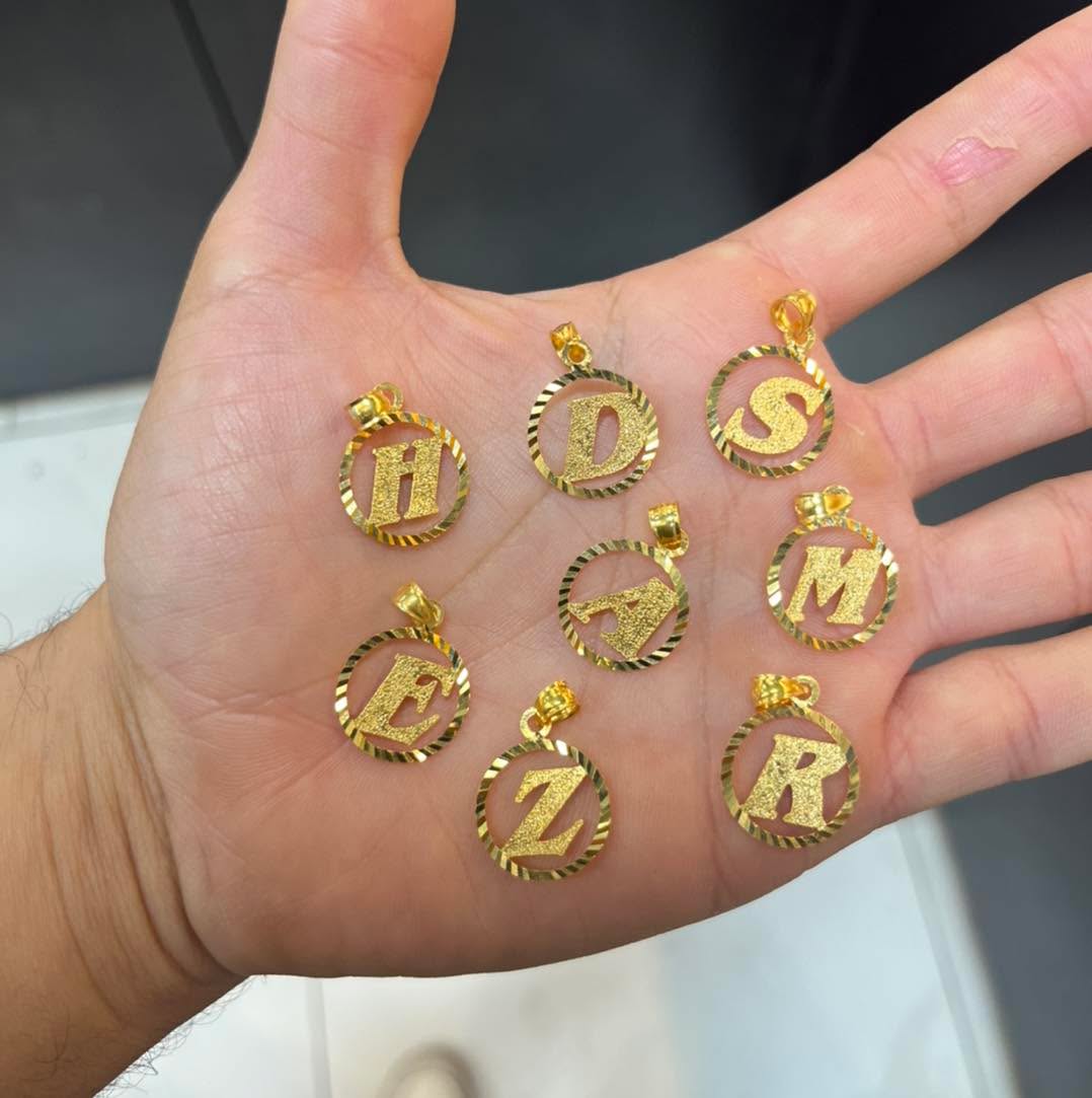 21 kt pendant letters #pendant #giftsforher #gifts #gold #necklace #اريزونا #arabicjewelry #middleeasternjewelry #arabicgold #مجوهرات #21ktgold #ذهب
