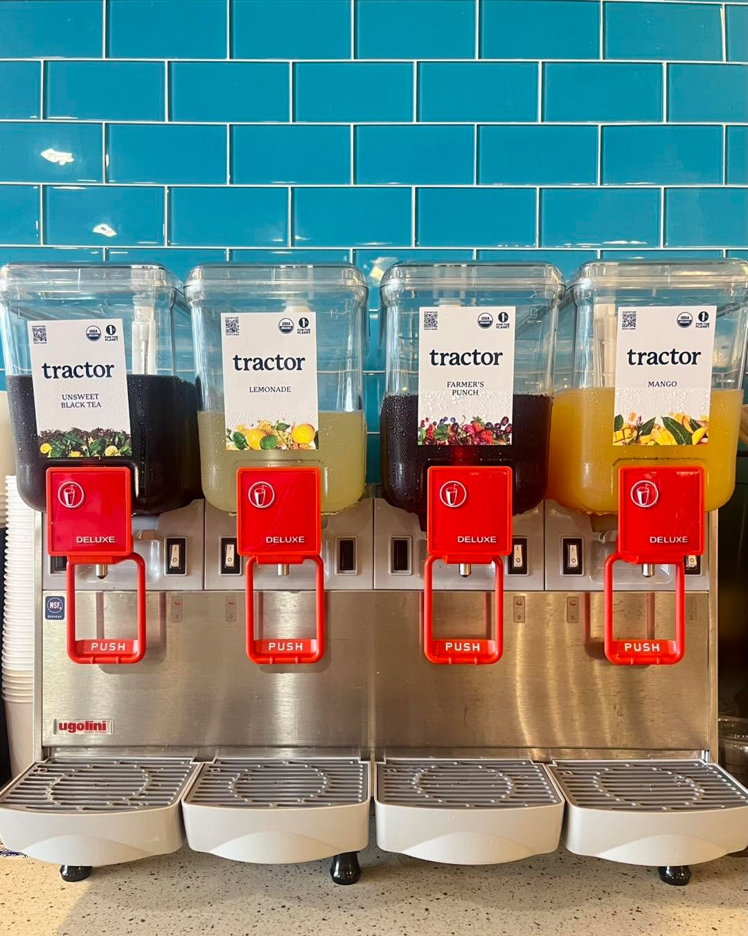 Have you tried our organic juices and teas yet? They are delicious, affordable, and thirst-quenching 😋