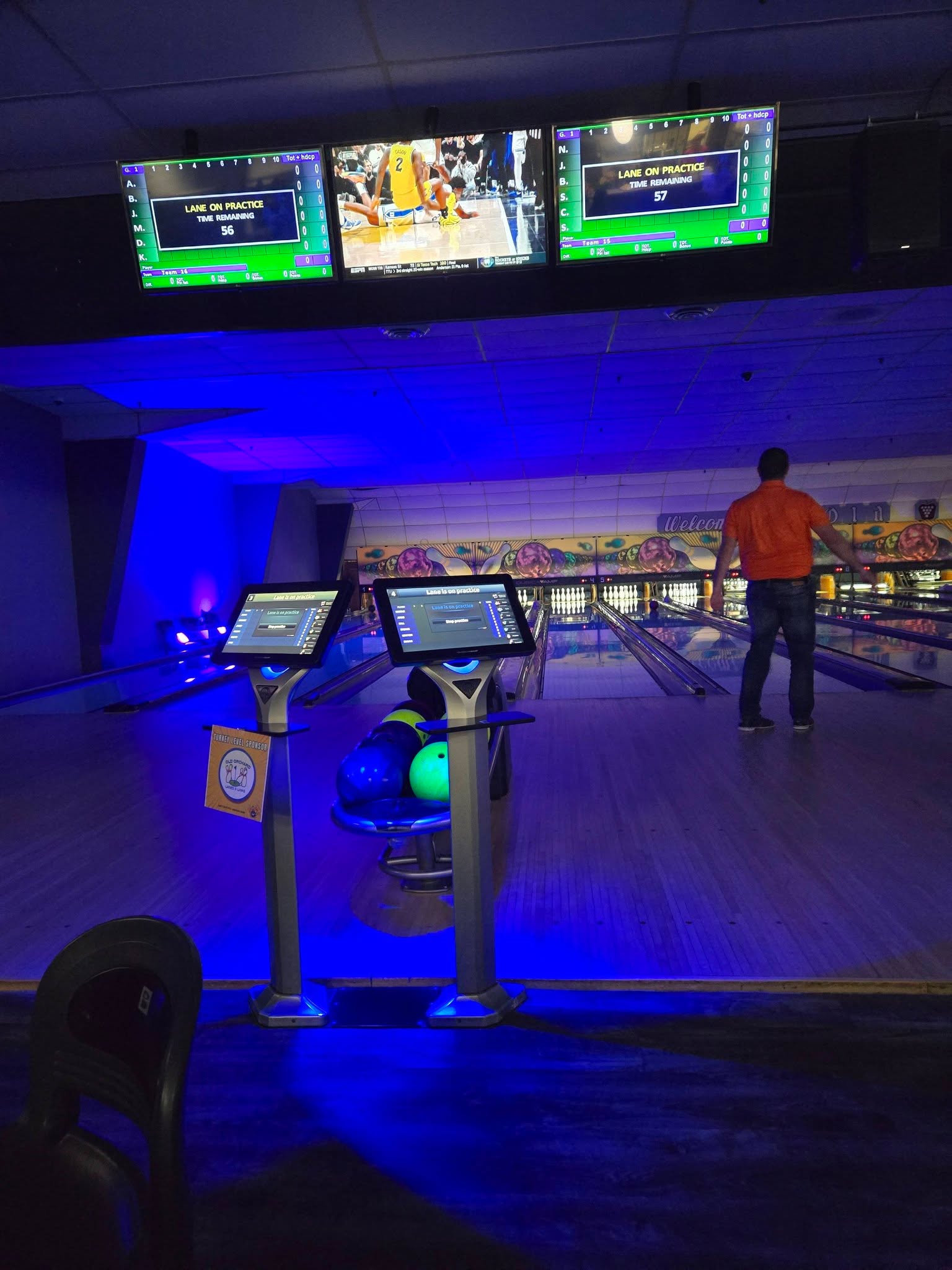 Haven’t bowled in 15+ years and somehow still managed to hold my own. 💁🏻♀️🎳
Not a savant… but also not a total liability to my team. We’ll call it a controlled comeback.
Such a fun night supporting Unity East PTO with Megan, Marla, and some new friends! Nothing like a little friendly competition, neon lighting, and selective memory about the gutter balls. 💙
10/10 would bowl again… after another 15-year warm-up. 😅