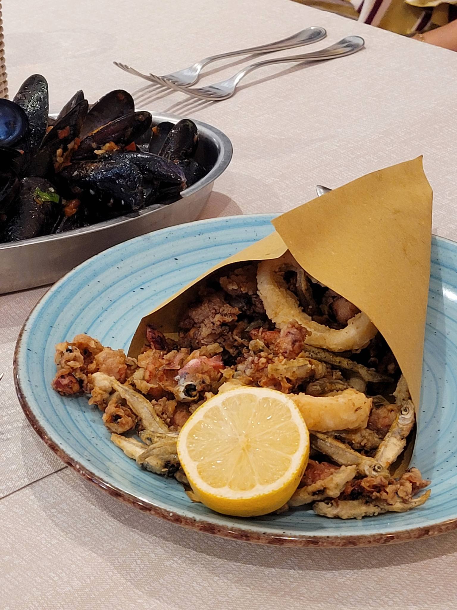 Fritto misto. Quintessentially Catania street food.
Best eaten immediately.