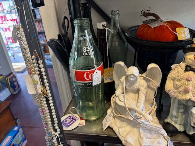 Last day of February - Anyone going to miss it?
Full Moon's Vintage Village
835 Lafayette Rd
Route 1
Hampton NH 03842
open 10am-6pm ---------closed Tuesday
(we are the red building and barn between Best Tile &The Community Oven
#ryenh #seacoastnhshopping #portsmouthnh #newenglandantiquetrail #northhamptonnh #nhsmallbusiness #nhantiques #amesburyma #exeternh #yardsalesnh #newburyportma #newenglandantiques #besttile #hamptonnh #seabrooknh #salisburyma #wardtonerecords #kingstonnh #grovelandma #yorkme #wsca1061fm #westnewburyma #NewingtonNH #dovernh #rochesternh #kingstonnh #grovelandma #yorkme #wsca1061fm #westnewburyma