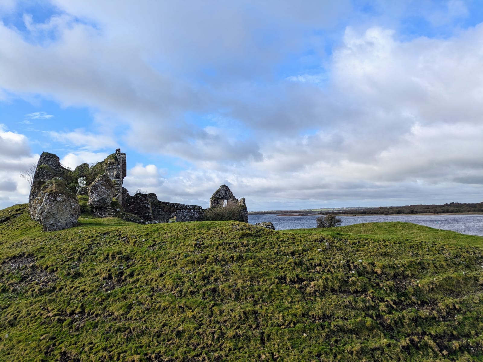 After the sugar rush of Pancake Tuesday, today is a bit more low-key in Ireland.
It’s Ash Wednesday, which for many here means a day of reflection and the official start of the lead-up to Easter. You’ll probably notice many locals with a small ash mark on their foreheads, a tradition that’s still very much alive in every Irish town and village.
It’s a peaceful day to be out exploring the landscape as the first signs of Spring start to show. 🌿
#AshWednesday #Ireland #LittleGemTours #IrishTraditions #TravelIreland