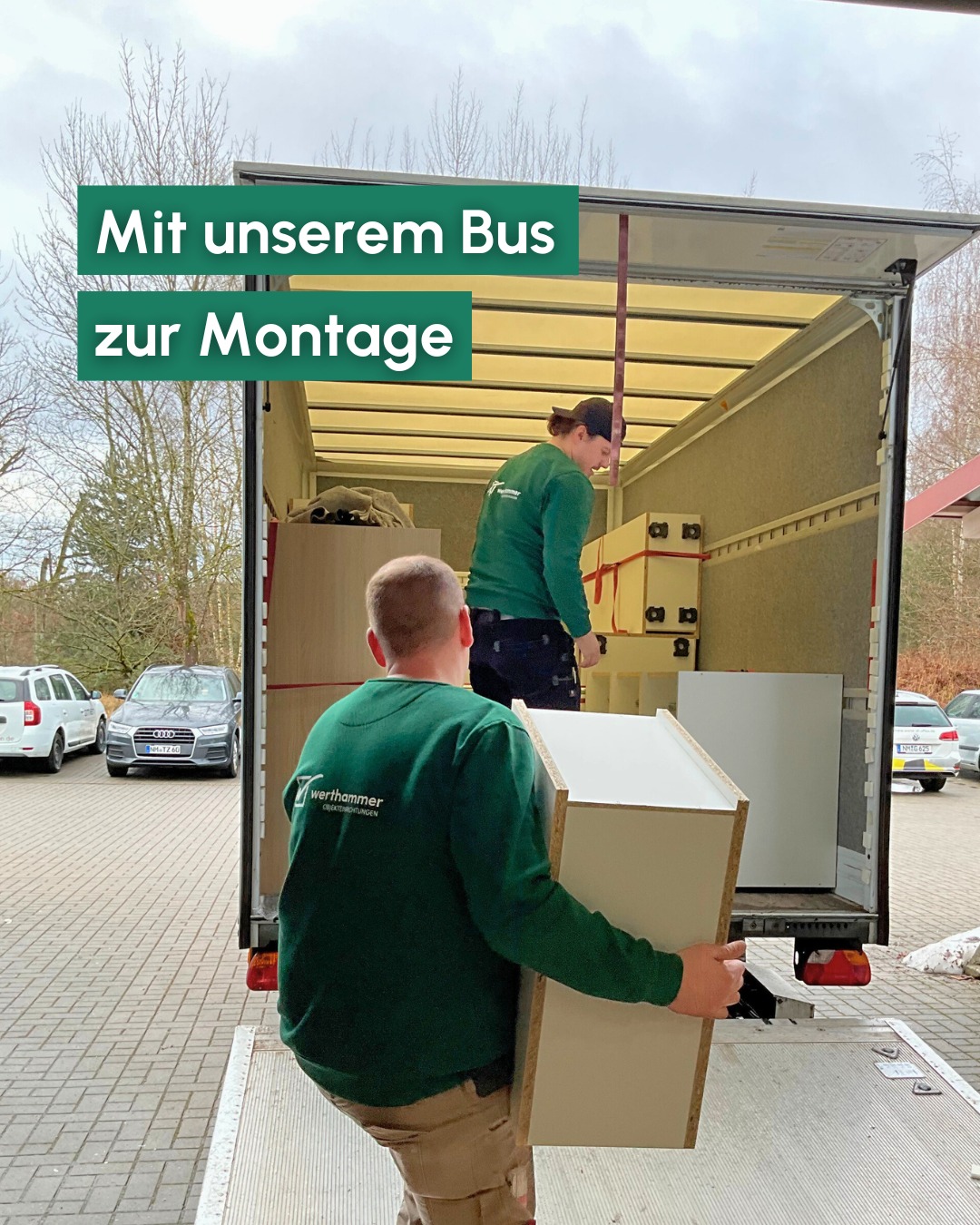 Mit unserem Bus geht es direkt von der Schreinerei zur Montage 🚛
Sobald alles präzise zugeschnitten und vorbereitet ist, wird verladen und es kann losgehen. Planung, Fertigung und Montage müssen ineinandergreifen, damit vor Ort jeder Handgriff sitzt. 💪
#SchreinereiWerthammer #SchreinereiNeumarkt #Handwerk #Holzverarbeitung #Montage #SchreinereiBus #Möbelmontage #Montagearbeiten #Holzverarbeitung #Objekteinrichtung