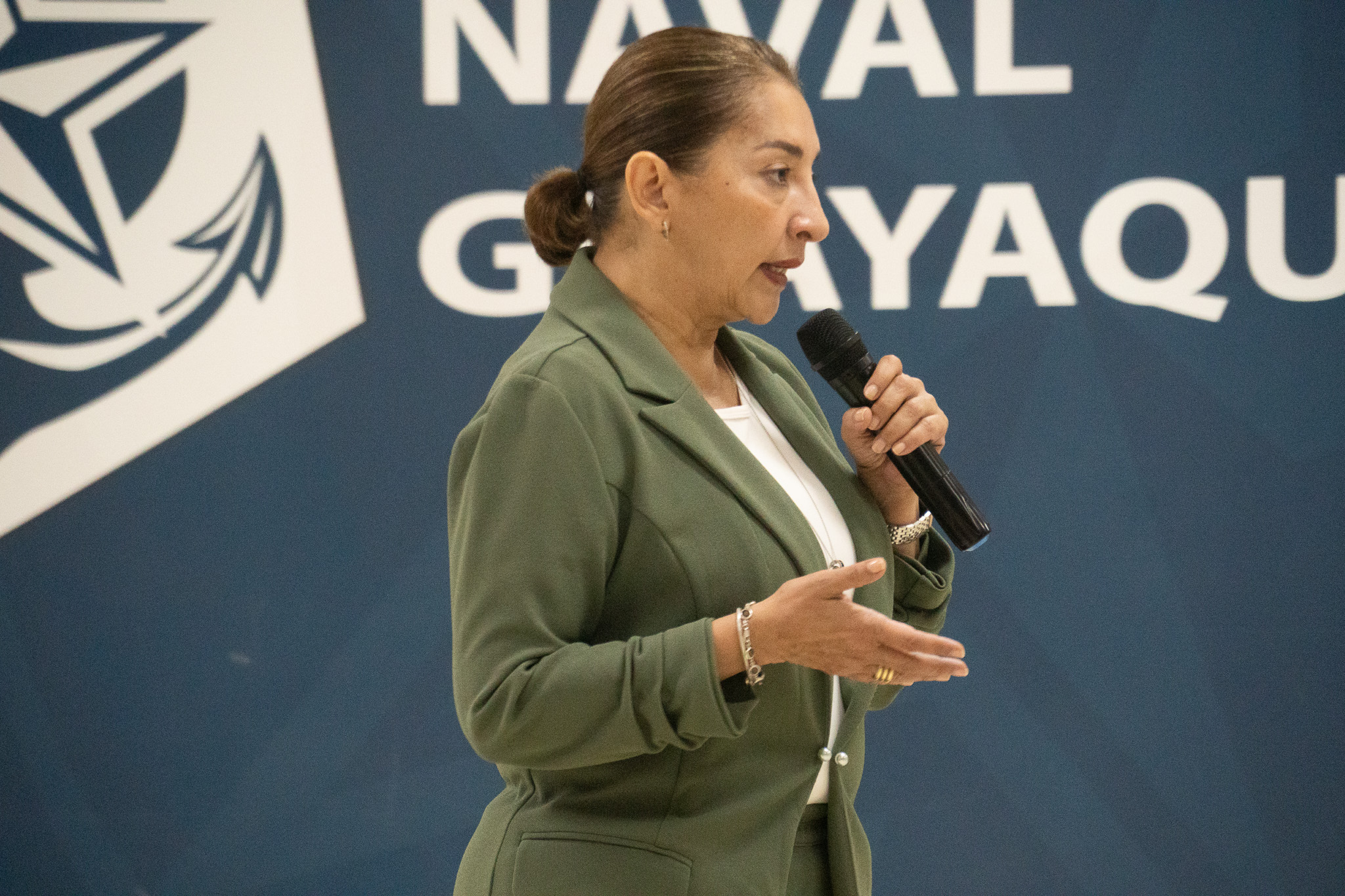 🥇 Desayuno de Campeones ⚓
Vivimos una mañana especial en nuestro “Desayuno de Campeones”, un espacio creado para rendir homenaje y reconocer a los cadetes que han dejado en alto el nombre de la ANG con sus destacados triunfos en diferentes competencias deportivas y académicas.
Cada logro representa horas de entrenamiento, dedicación y compromiso. Más que celebrar medallas, celebramos el carácter, la disciplina y la perseverancia que los impulsa a superarse cada día.
Gracias, campeones, por demostrar que el esfuerzo constante siempre da frutos.
Son orgullo de nuestra institución y ejemplo para toda la comunidad educativa. ⚓✨
#DesayunoDeCampeones #OrgulloANG #DisciplinaQueTransforma #TalentoANG #FormandoLíderes