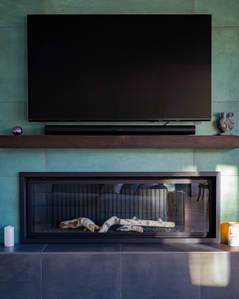 Modern comfort, elevated. Wonderful work by @bwdconstruction
A floating mantel. A linear fireplace framed in stone. Matte black accents grounding the space. This is where technology and warmth coexist — sleek above, soft below.
The layered textures, the play of natural light, the intentional symmetry… it’s not just a media wall — it’s a focal point designed to anchor the entire room. Details like this deserve to be photographed with precision — where color, shadow, and material all hold their depth.
If you’re a builder, designer, or agent creating spaces with this level of intention, let’s capture them in a way that reflects the craftsmanship. Professional architectural photography that highlights design, texture, and atmosphere.
📩 Now booking upcoming projects.
Let’s create images that feel as refined as the space itself.
.
.
#tiledesign #fireplacegoals #CustomHomes #marketing #floatingmantel #LivingRoomGoals #FireplaceVibes #production #joncahillphoto