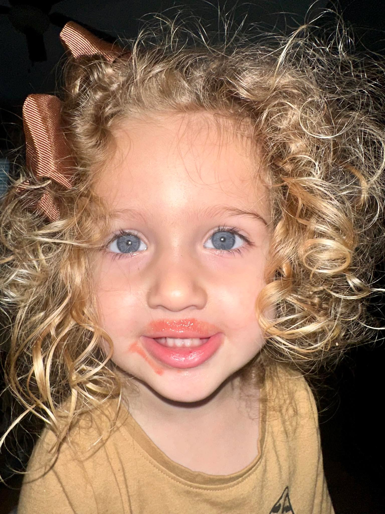 Well… someone found my lipstick while I was working out 😬❤️💋
Chris Howard