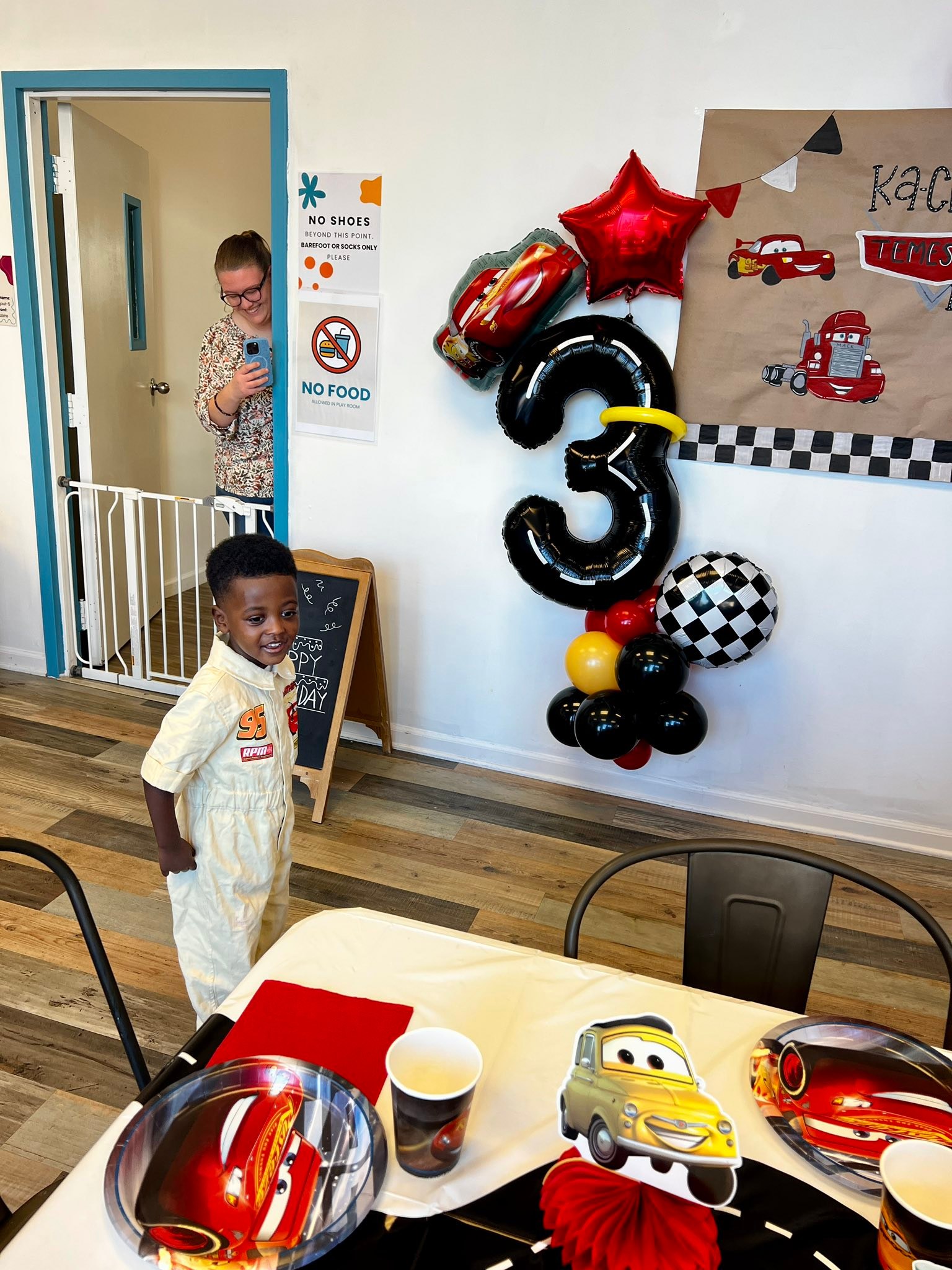 Celebrating the cutest Cars fan (McQueen!) - our precious grandson❤️!
Thanks be to God for the gift of family 😍!