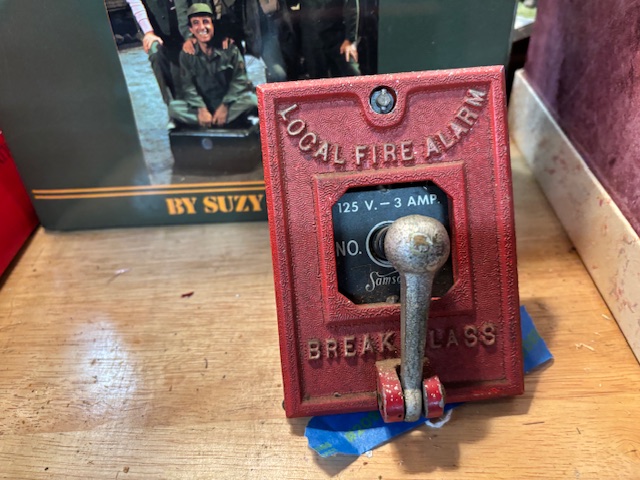 There is something for everyone at Full Moon!
Full Moon's Vintage Village
835 Lafayette Rd
Route 1
Hampton NH 03842
open 10am-6pm ---------closed Tuesday
(we are the red building and barn between Best Tile &The Community Oven
#ryenh #seacoastnhshopping #portsmouthnh #newenglandantiquetrail #northhamptonnh #nhsmallbusiness #nhantiques #amesburyma #exeternh #yardsalesnh #newburyportma #newenglandantiques #besttile #hamptonnh #seabrooknh #salisburyma #wardtonerecords #kingstonnh #grovelandma #yorkme #wsca1061fm #westnewburyma #NewingtonNH #dovernh #rochesternh #kingstonnh #grovelandma #yorkme #wsca1061fm #westnewburyma